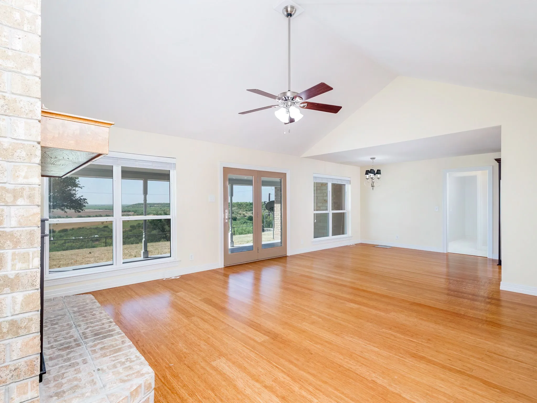 Single Family Residence For Sale in Coleman County , 1301 Hillcrest Street, Coleman, Texas 76834, 3 Bedroom, 2 Bathroom, 2 Garage spaces, 2,202 Sqft, built in 1980, mls#21373686, Real Estate Agent in Coleman, Homes For Sale in Coleman county, Homes For Sale in Coleman, Realtor in Coleman Texas, Real Estate Brokerage Independent Realty Texas, Luminita Cordes Realtor
