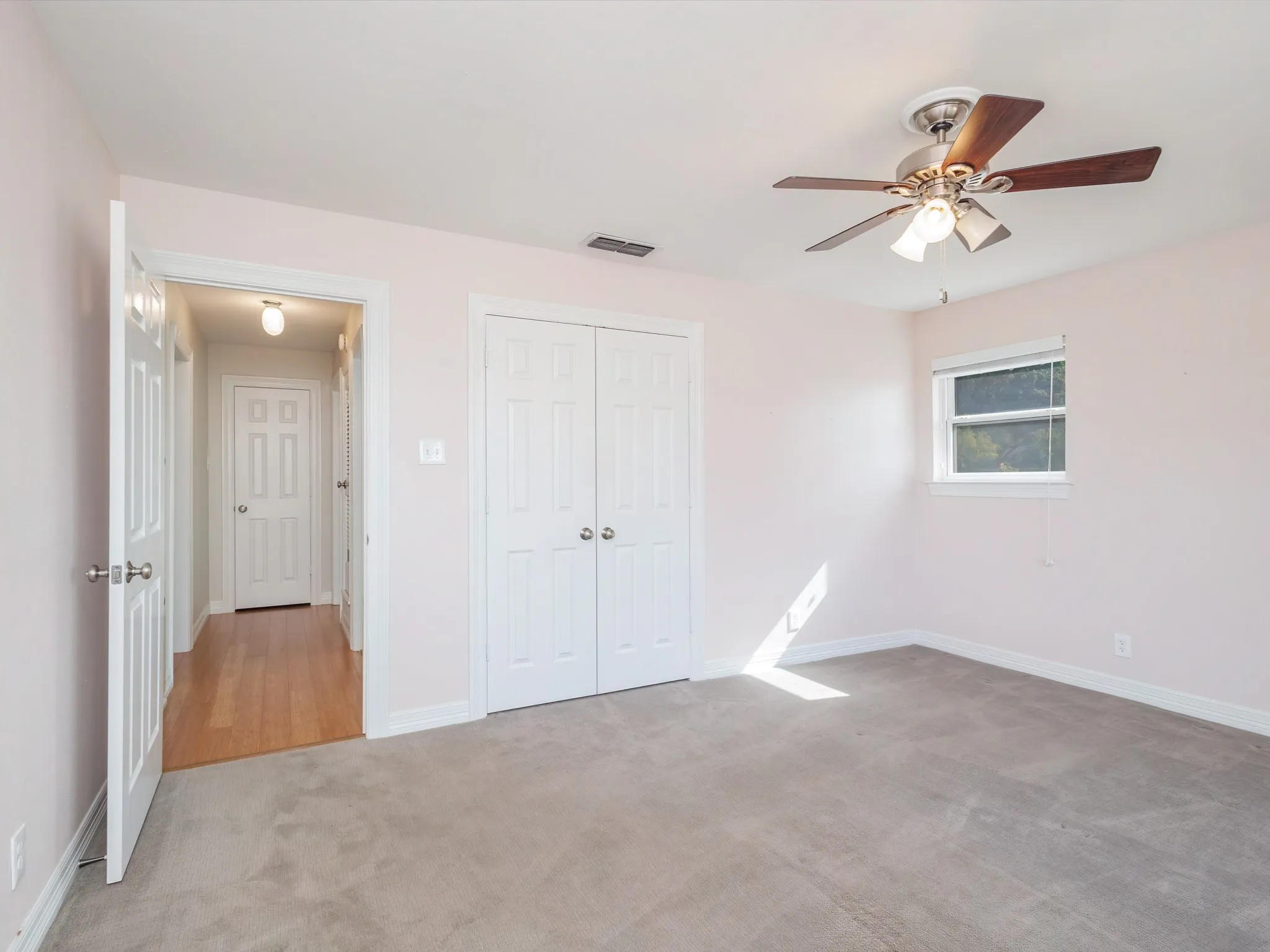 Single Family Residence For Sale in Coleman County , 1301 Hillcrest Street, Coleman, Texas 76834, 3 Bedroom, 2 Bathroom, 2 Garage spaces, 2,202 Sqft, built in 1980, mls#21373686, Real Estate Agent in Coleman, Homes For Sale in Coleman county, Homes For Sale in Coleman, Realtor in Coleman Texas, Real Estate Brokerage Independent Realty Texas, Luminita Cordes Realtor