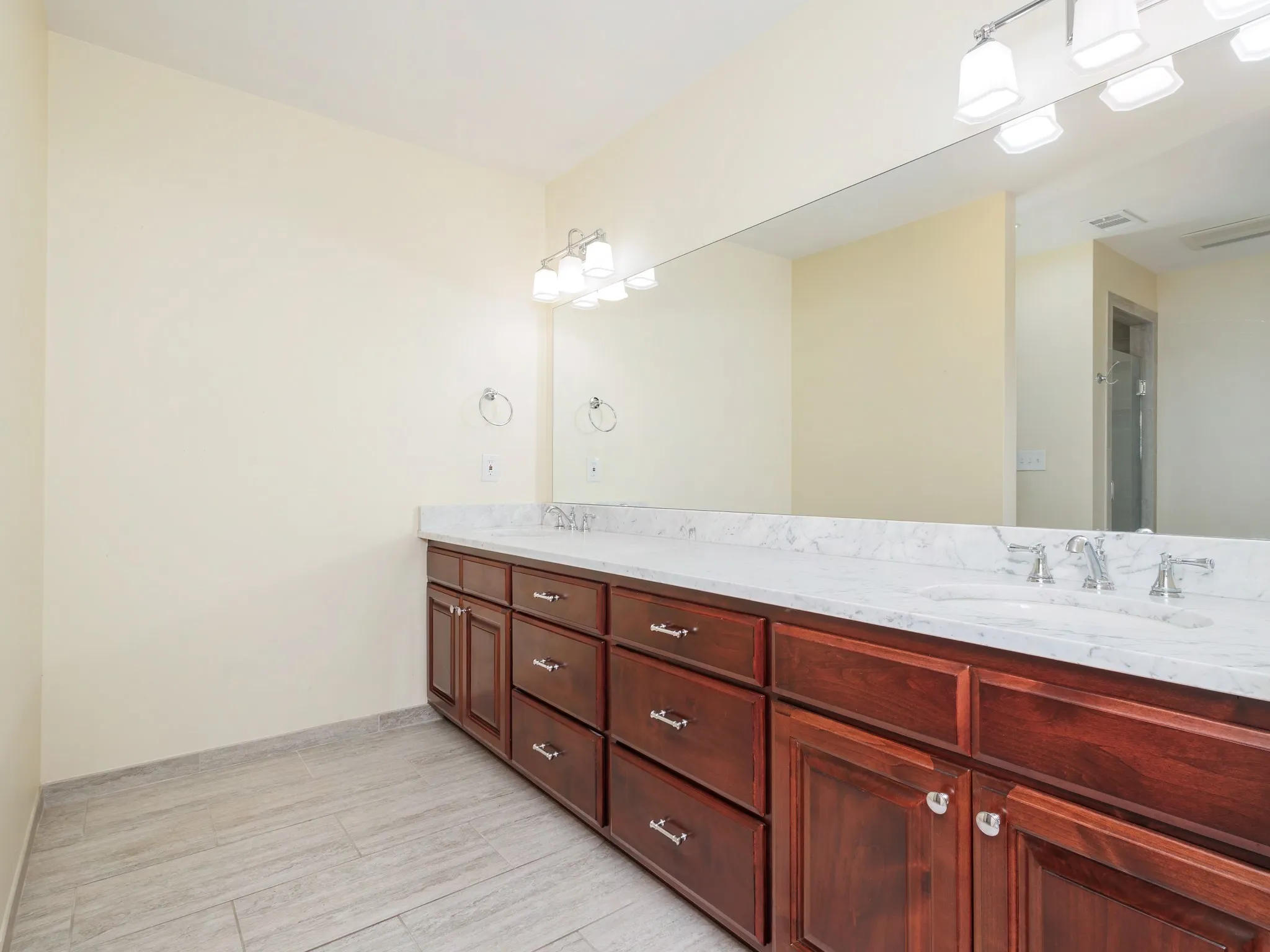 Single Family Residence For Sale in Coleman County , 1301 Hillcrest Street, Coleman, Texas 76834, 3 Bedroom, 2 Bathroom, 2 Garage spaces, 2,202 Sqft, built in 1980, mls#21373686, Real Estate Agent in Coleman, Homes For Sale in Coleman county, Homes For Sale in Coleman, Realtor in Coleman Texas, Real Estate Brokerage Independent Realty Texas, Luminita Cordes Realtor