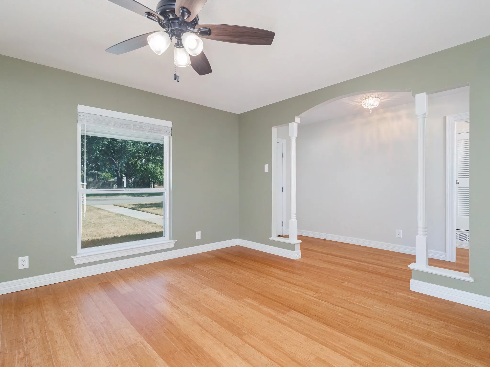 Single Family Residence For Sale in Coleman County , 1301 Hillcrest Street, Coleman, Texas 76834, 3 Bedroom, 2 Bathroom, 2 Garage spaces, 2,202 Sqft, built in 1980, mls#21373686, Real Estate Agent in Coleman, Homes For Sale in Coleman county, Homes For Sale in Coleman, Realtor in Coleman Texas, Real Estate Brokerage Independent Realty Texas, Luminita Cordes Realtor