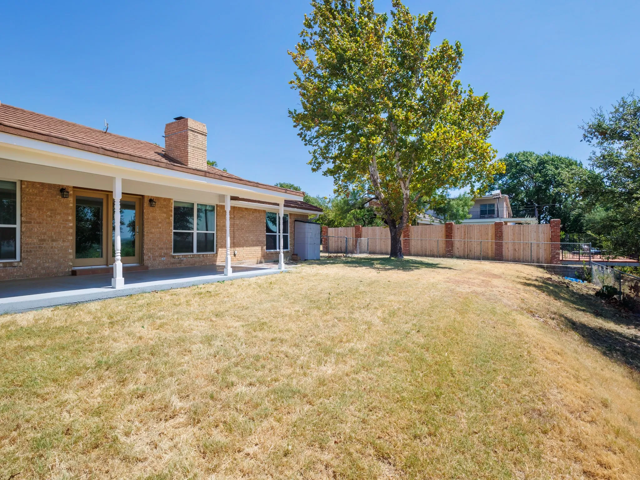 Single Family Residence For Sale in Coleman County , 1301 Hillcrest Street, Coleman, Texas 76834, 3 Bedroom, 2 Bathroom, 2 Garage spaces, 2,202 Sqft, built in 1980, mls#21373686, Real Estate Agent in Coleman, Homes For Sale in Coleman county, Homes For Sale in Coleman, Realtor in Coleman Texas, Real Estate Brokerage Independent Realty Texas, Luminita Cordes Realtor