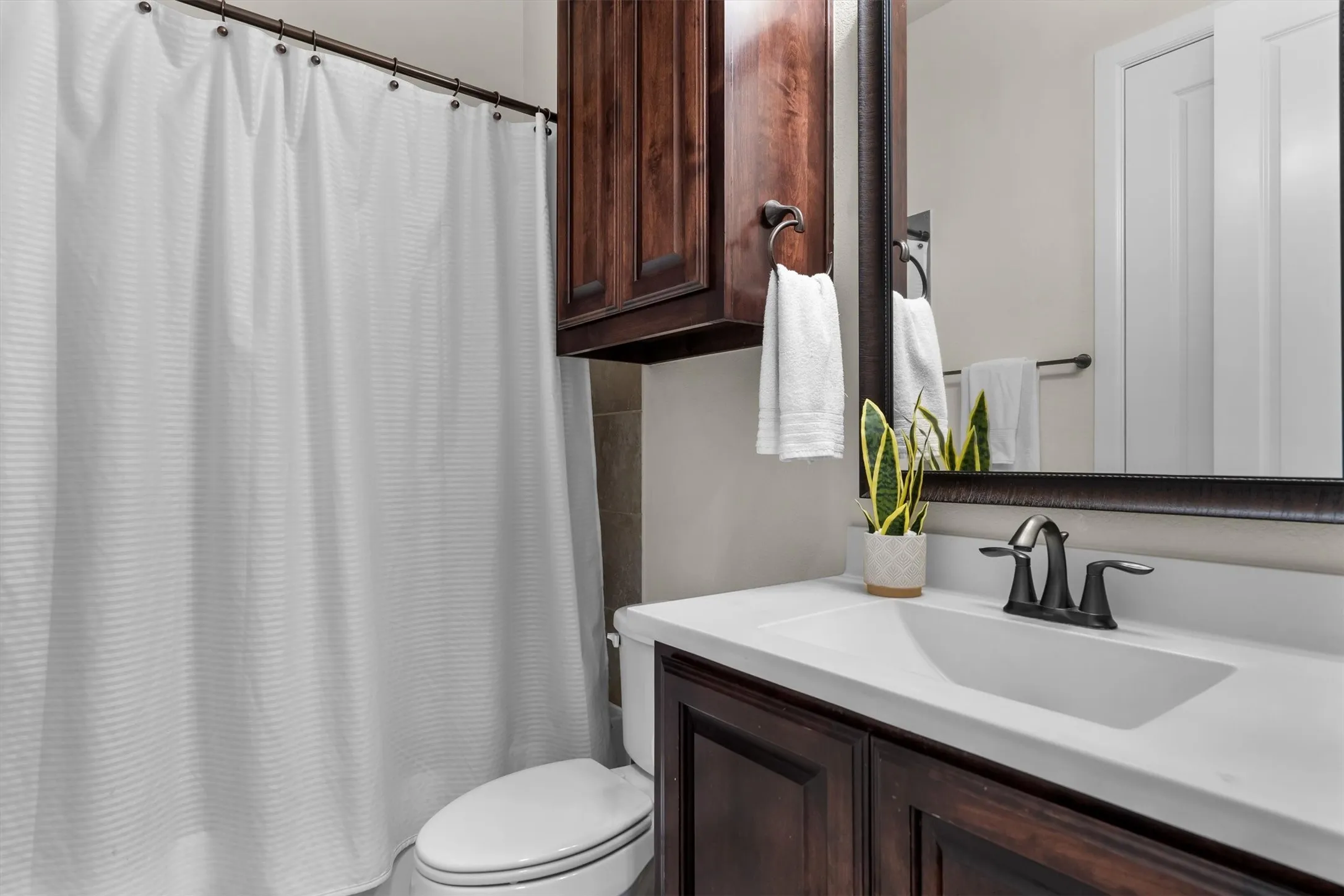 Single Family Residence For Sale in Denton County , 1305 5th Street, Argyle, Texas 76226, 6 Bedroom, 4 Bathroom, 2 Garage spaces, 4,376 Sqft, built in 2014, mls#21366235, Real Estate Agent in Argyle, Homes For Sale in Denton county, Homes For Sale in Argyle, Realtor in Argyle Texas, Real Estate Brokerage Independent Realty Texas, Luminita Cordes Realtor