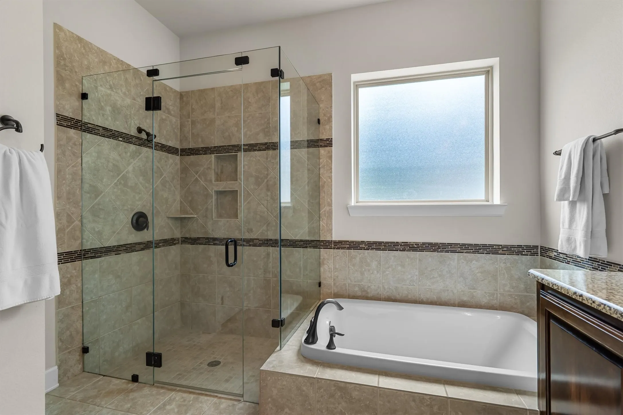 Single Family Residence For Sale in Denton County , 1305 5th Street, Argyle, Texas 76226, 6 Bedroom, 4 Bathroom, 2 Garage spaces, 4,376 Sqft, built in 2014, mls#21366235, Real Estate Agent in Argyle, Homes For Sale in Denton county, Homes For Sale in Argyle, Realtor in Argyle Texas, Real Estate Brokerage Independent Realty Texas, Luminita Cordes Realtor