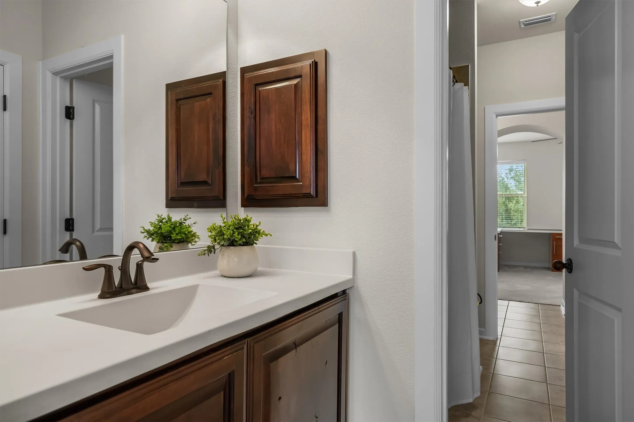 Single Family Residence For Sale in Denton County , 1305 5th Street, Argyle, Texas 76226, 6 Bedroom, 4 Bathroom, 2 Garage spaces, 4,376 Sqft, built in 2014, mls#21366235, Real Estate Agent in Argyle, Homes For Sale in Denton county, Homes For Sale in Argyle, Realtor in Argyle Texas, Real Estate Brokerage Independent Realty Texas, Luminita Cordes Realtor