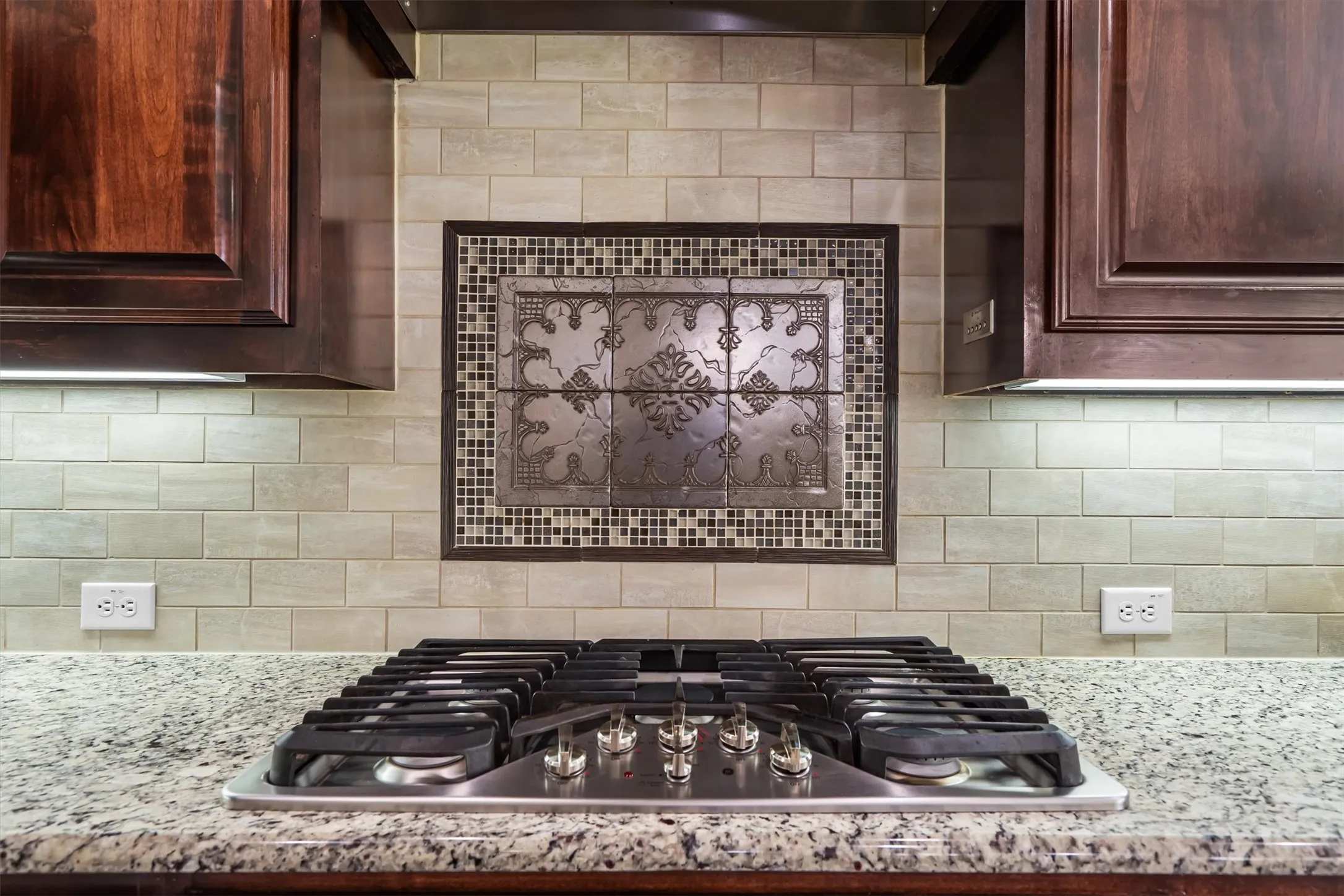 Single Family Residence For Sale in Denton County , 1305 5th Street, Argyle, Texas 76226, 6 Bedroom, 4 Bathroom, 2 Garage spaces, 4,376 Sqft, built in 2014, mls#21366235, Real Estate Agent in Argyle, Homes For Sale in Denton county, Homes For Sale in Argyle, Realtor in Argyle Texas, Real Estate Brokerage Independent Realty Texas, Luminita Cordes Realtor