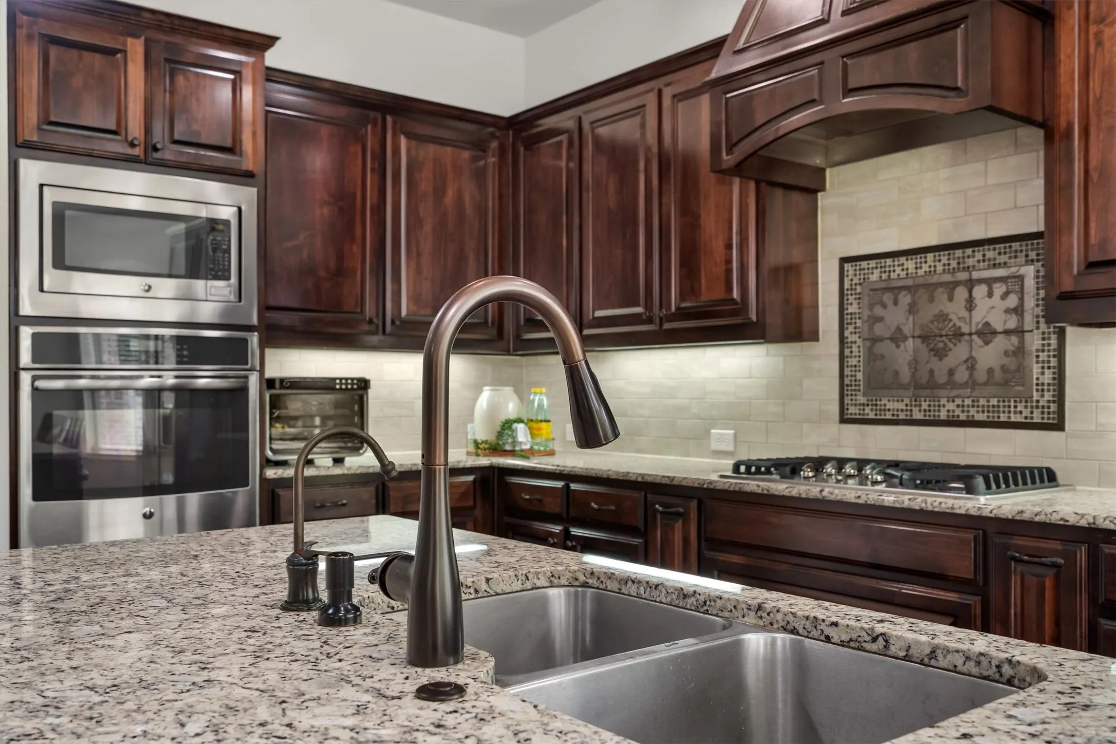 Single Family Residence For Sale in Denton County , 1305 5th Street, Argyle, Texas 76226, 6 Bedroom, 4 Bathroom, 2 Garage spaces, 4,376 Sqft, built in 2014, mls#21366235, Real Estate Agent in Argyle, Homes For Sale in Denton county, Homes For Sale in Argyle, Realtor in Argyle Texas, Real Estate Brokerage Independent Realty Texas, Luminita Cordes Realtor