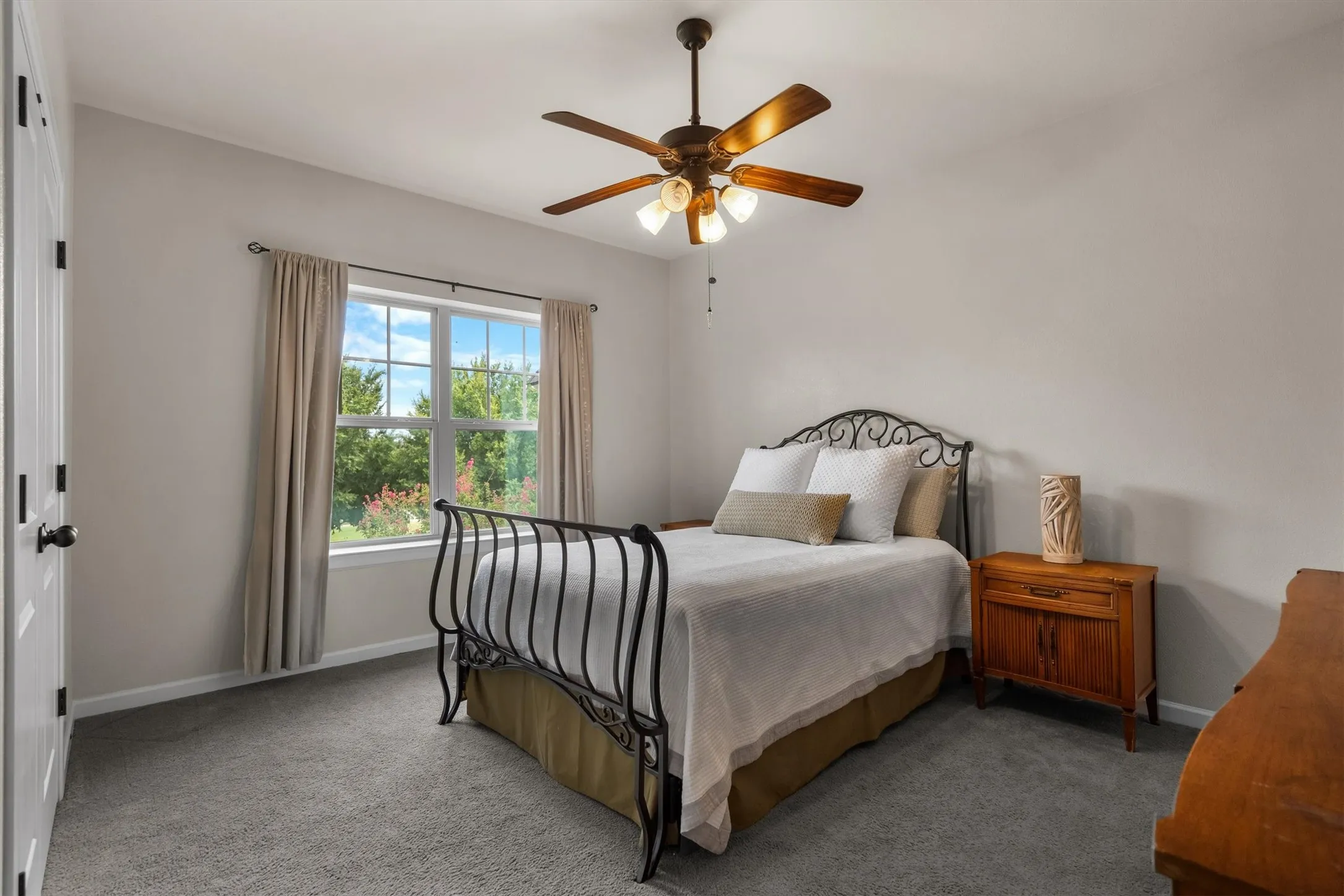 Single Family Residence For Sale in Denton County , 1305 5th Street, Argyle, Texas 76226, 6 Bedroom, 4 Bathroom, 2 Garage spaces, 4,376 Sqft, built in 2014, mls#21366235, Real Estate Agent in Argyle, Homes For Sale in Denton county, Homes For Sale in Argyle, Realtor in Argyle Texas, Real Estate Brokerage Independent Realty Texas, Luminita Cordes Realtor