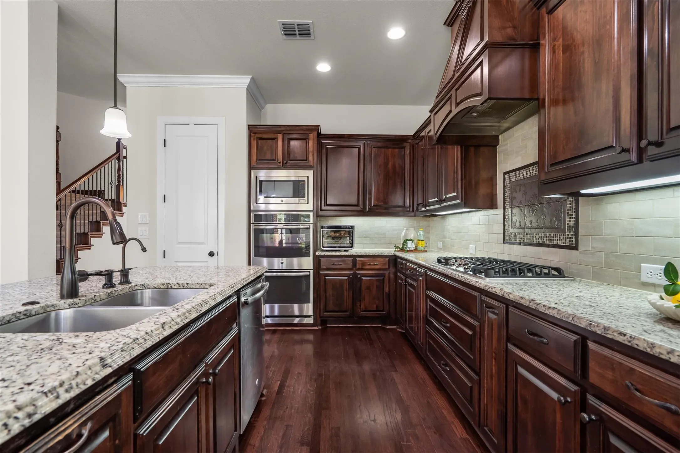 Single Family Residence For Sale in Denton County , 1305 5th Street, Argyle, Texas 76226, 6 Bedroom, 4 Bathroom, 2 Garage spaces, 4,376 Sqft, built in 2014, mls#21366235, Real Estate Agent in Argyle, Homes For Sale in Denton county, Homes For Sale in Argyle, Realtor in Argyle Texas, Real Estate Brokerage Independent Realty Texas, Luminita Cordes Realtor