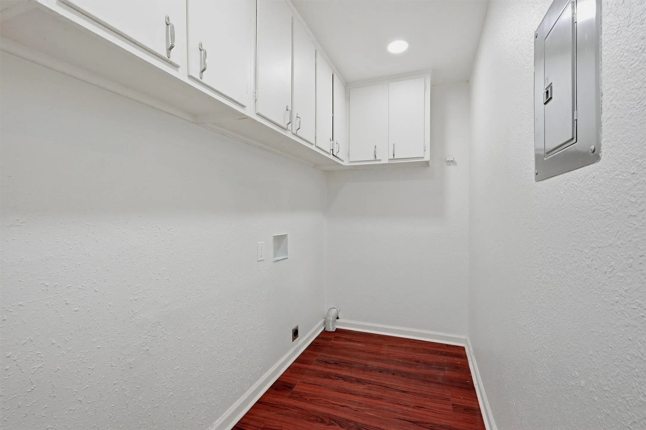 Single Family Residence For Rent in Grayson County , 13 Mac Arthur Drive, Denison, Texas 75020, 4 Bedroom, 2 Bathroom, Garage spaces, 1,957 Sqft, built in 1945, mls#21375233, Real Estate Agent in Denison, Homes For Rent in Grayson county, Homes For Rent in Denison, Realtor in Denison Texas, Real Estate Brokerage Independent Realty Texas, Luminita Cordes Realtor
