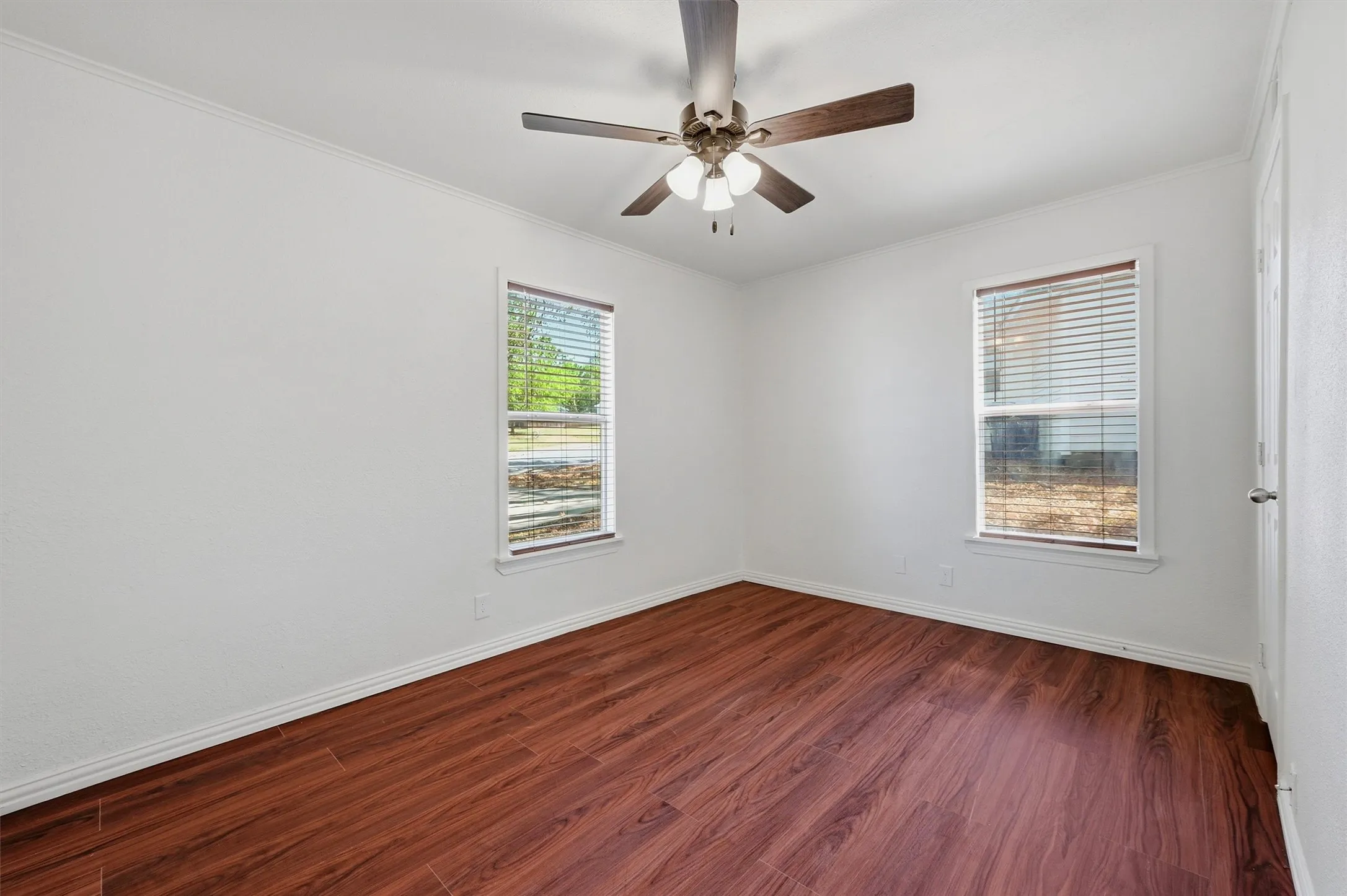 Single Family Residence For Rent in Grayson County , 13 Mac Arthur Drive, Denison, Texas 75020, 4 Bedroom, 2 Bathroom, Garage spaces, 1,957 Sqft, built in 1945, mls#21375233, Real Estate Agent in Denison, Homes For Rent in Grayson county, Homes For Rent in Denison, Realtor in Denison Texas, Real Estate Brokerage Independent Realty Texas, Luminita Cordes Realtor