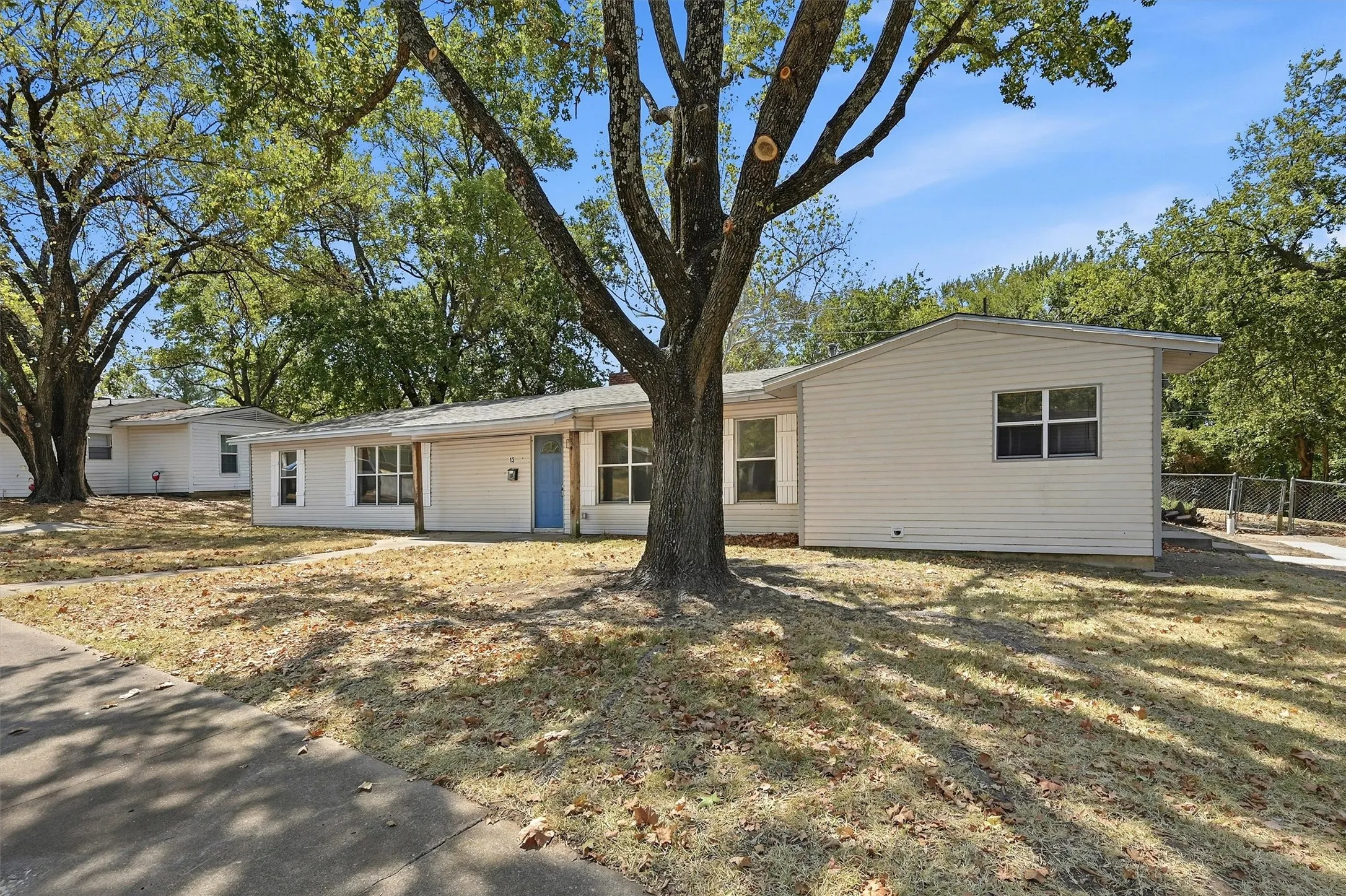 Single Family Residence For Rent in Grayson County , 13 Mac Arthur Drive, Denison, Texas 75020, 4 Bedroom, 2 Bathroom, Garage spaces, 1,957 Sqft, built in 1945, mls#21375233, Real Estate Agent in Denison, Homes For Rent in Grayson county, Homes For Rent in Denison, Realtor in Denison Texas, Real Estate Brokerage Independent Realty Texas, Luminita Cordes Realtor