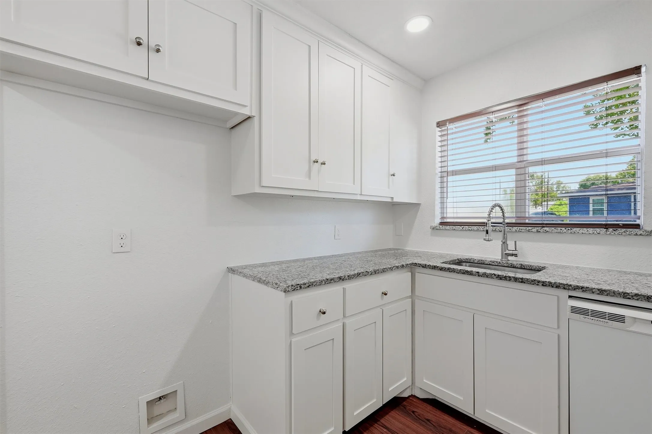 Single Family Residence For Rent in Grayson County , 13 Mac Arthur Drive, Denison, Texas 75020, 4 Bedroom, 2 Bathroom, Garage spaces, 1,957 Sqft, built in 1945, mls#21375233, Real Estate Agent in Denison, Homes For Rent in Grayson county, Homes For Rent in Denison, Realtor in Denison Texas, Real Estate Brokerage Independent Realty Texas, Luminita Cordes Realtor