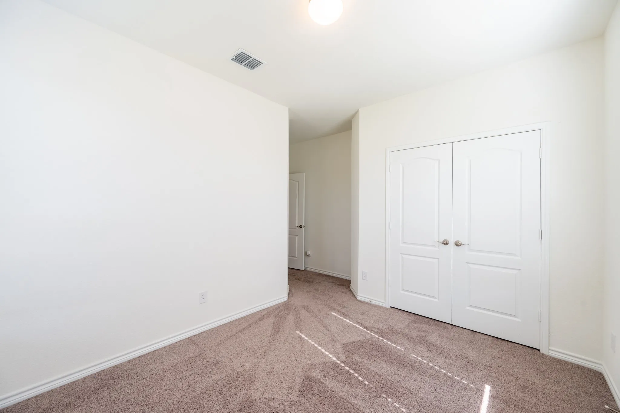 Single Family Residence For Rent in Denton County , 2701 Webb Avenue, Aubrey, Texas 76227, 4 Bedroom, 2 Bathroom, 2 Garage spaces, 2,127 Sqft, built in 2021, mls#21366076, Real Estate Agent in Aubrey, Homes For Rent in Denton county, Homes For Rent in Aubrey, Realtor in Aubrey Texas, Real Estate Brokerage Independent Realty Texas, Luminita Cordes Realtor