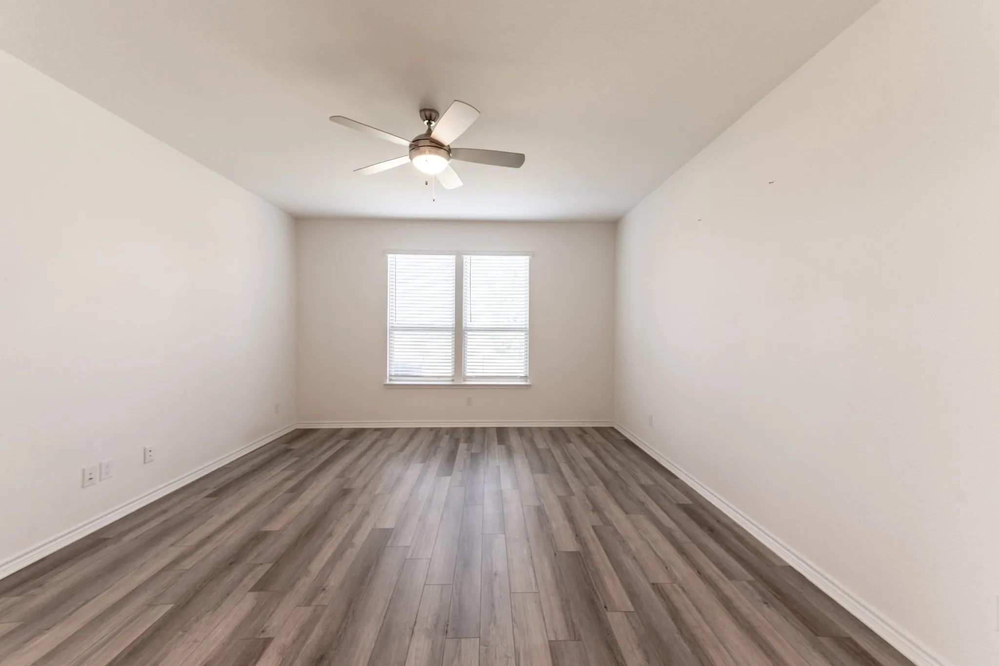 Single Family Residence For Rent in Denton County , 2701 Webb Avenue, Aubrey, Texas 76227, 4 Bedroom, 2 Bathroom, 2 Garage spaces, 2,127 Sqft, built in 2021, mls#21366076, Real Estate Agent in Aubrey, Homes For Rent in Denton county, Homes For Rent in Aubrey, Realtor in Aubrey Texas, Real Estate Brokerage Independent Realty Texas, Luminita Cordes Realtor
