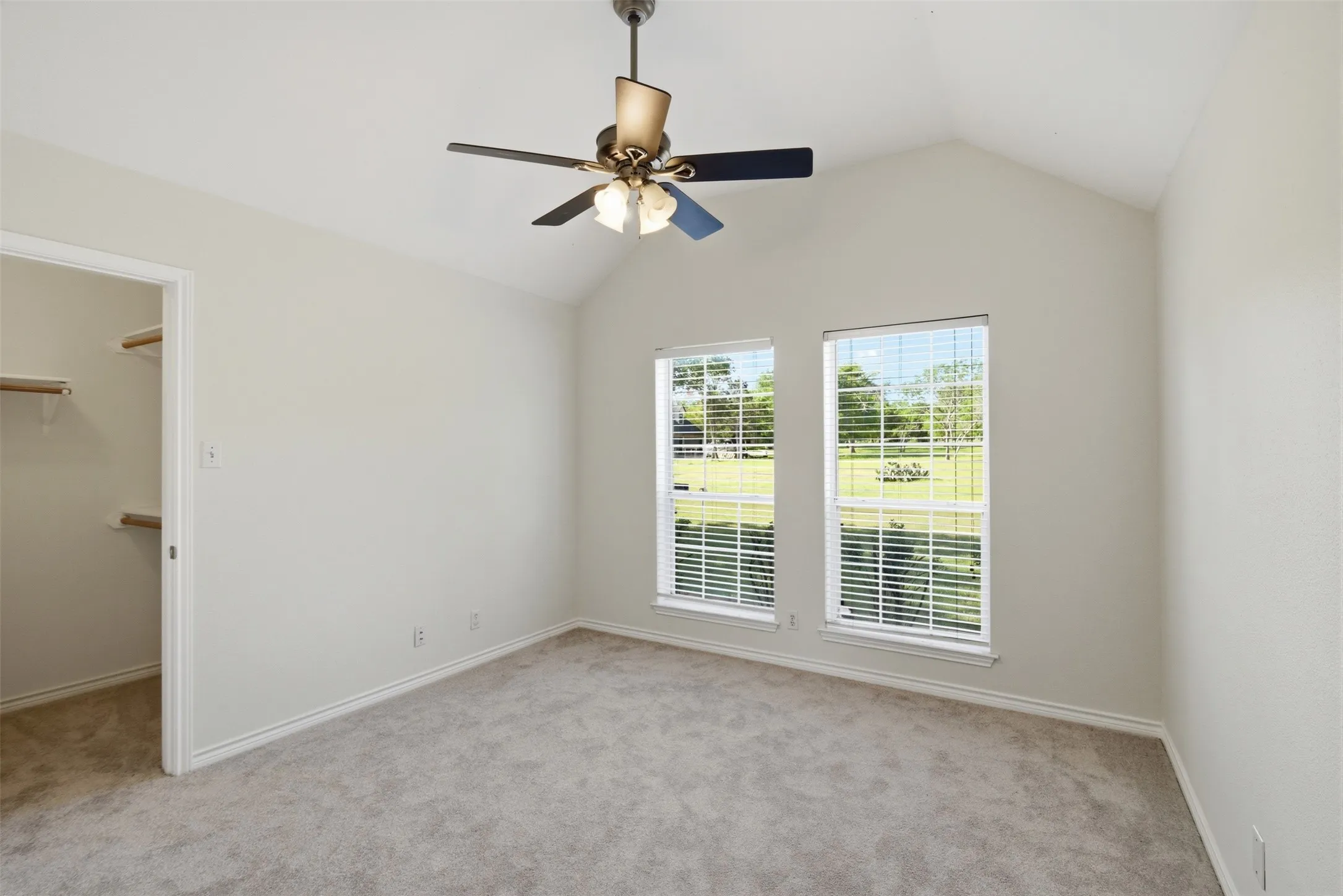 Single Family Residence For Sale in Bell County , 71 Wrangler Drive, Morgans Point Resort, Texas 76513, 4 Bedroom, 3 Bathroom, 2 Garage spaces, 2,484 Sqft, built in 1995, mls#21375041, Real Estate Agent in Morgans Point Resort, Homes For Sale in Bell county, Homes For Sale in Morgans Point Resort, Realtor in Morgans Point Resort Texas, Real Estate Brokerage Independent Realty Texas, Luminita Cordes Realtor