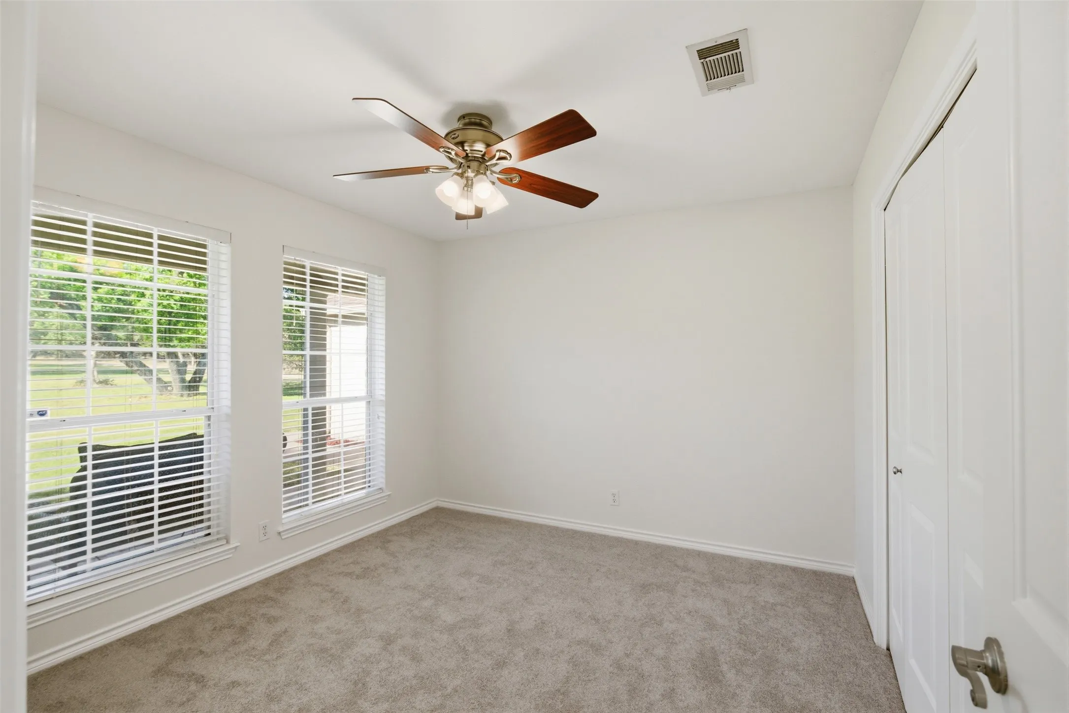 Single Family Residence For Sale in Bell County , 71 Wrangler Drive, Morgans Point Resort, Texas 76513, 4 Bedroom, 3 Bathroom, 2 Garage spaces, 2,484 Sqft, built in 1995, mls#21375041, Real Estate Agent in Morgans Point Resort, Homes For Sale in Bell county, Homes For Sale in Morgans Point Resort, Realtor in Morgans Point Resort Texas, Real Estate Brokerage Independent Realty Texas, Luminita Cordes Realtor