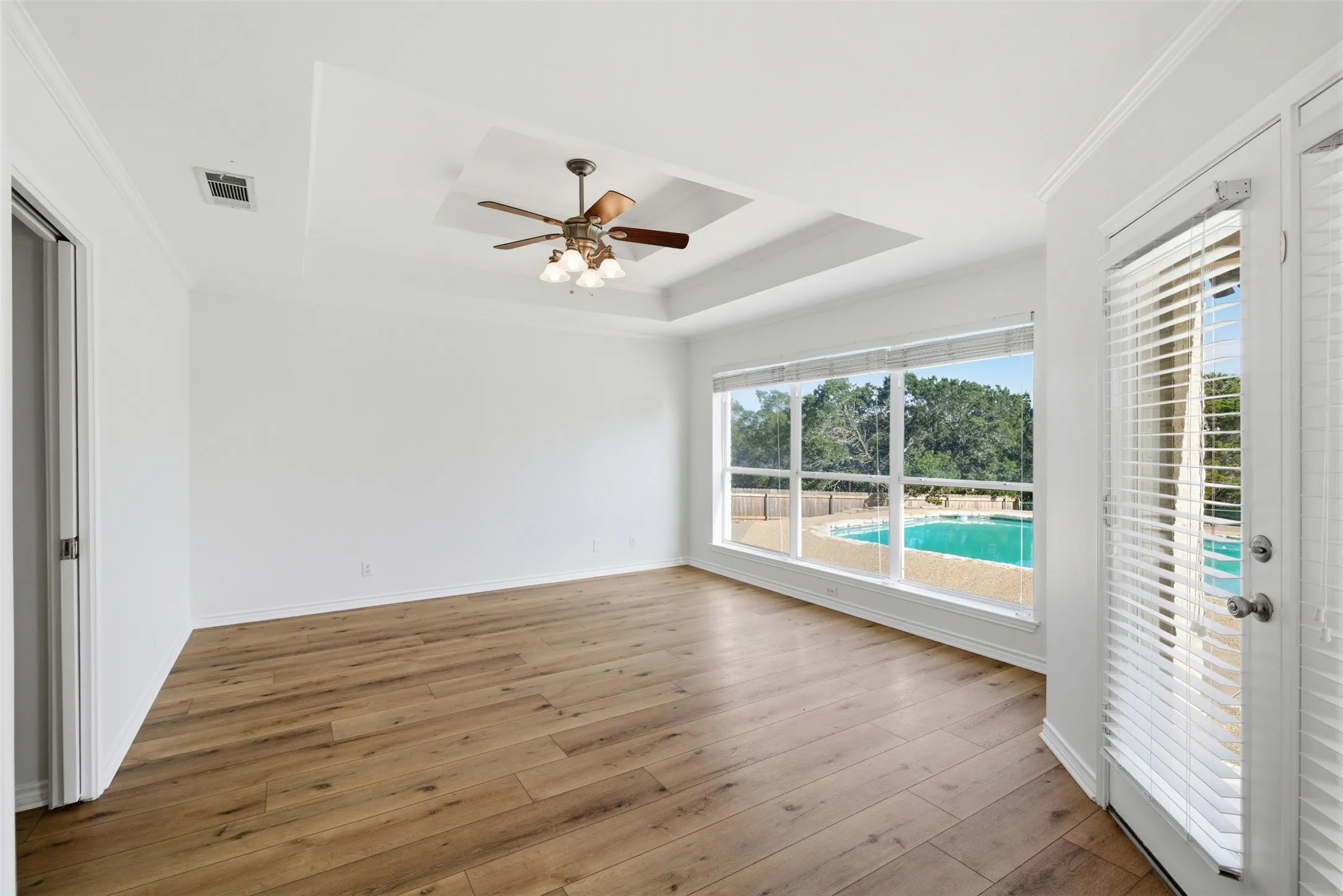 Single Family Residence For Sale in Bell County , 71 Wrangler Drive, Morgans Point Resort, Texas 76513, 4 Bedroom, 3 Bathroom, 2 Garage spaces, 2,484 Sqft, built in 1995, mls#21375041, Real Estate Agent in Morgans Point Resort, Homes For Sale in Bell county, Homes For Sale in Morgans Point Resort, Realtor in Morgans Point Resort Texas, Real Estate Brokerage Independent Realty Texas, Luminita Cordes Realtor