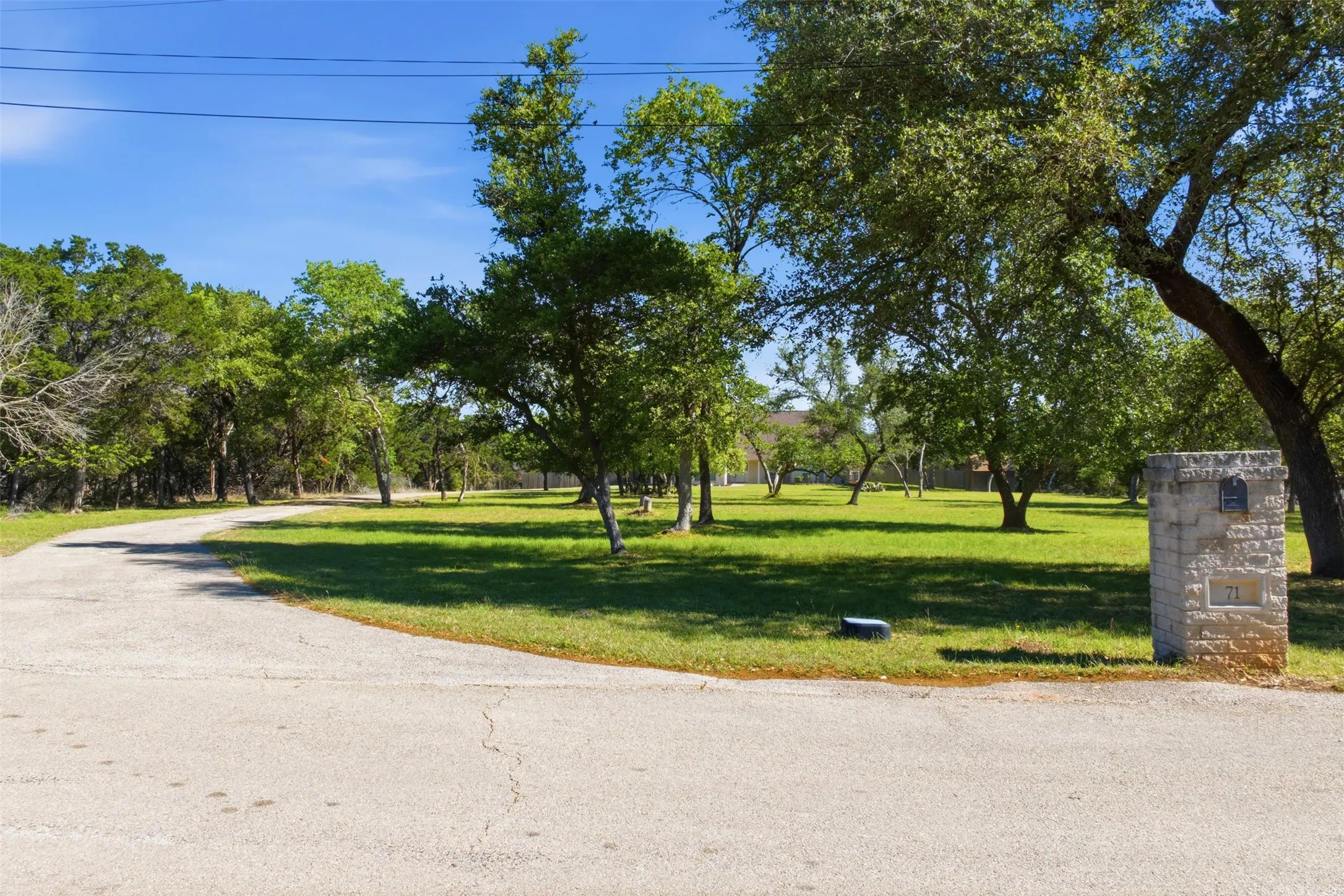 Single Family Residence For Sale in Bell County , 71 Wrangler Drive, Morgans Point Resort, Texas 76513, 4 Bedroom, 3 Bathroom, 2 Garage spaces, 2,484 Sqft, built in 1995, mls#21375041, Real Estate Agent in Morgans Point Resort, Homes For Sale in Bell county, Homes For Sale in Morgans Point Resort, Realtor in Morgans Point Resort Texas, Real Estate Brokerage Independent Realty Texas, Luminita Cordes Realtor
