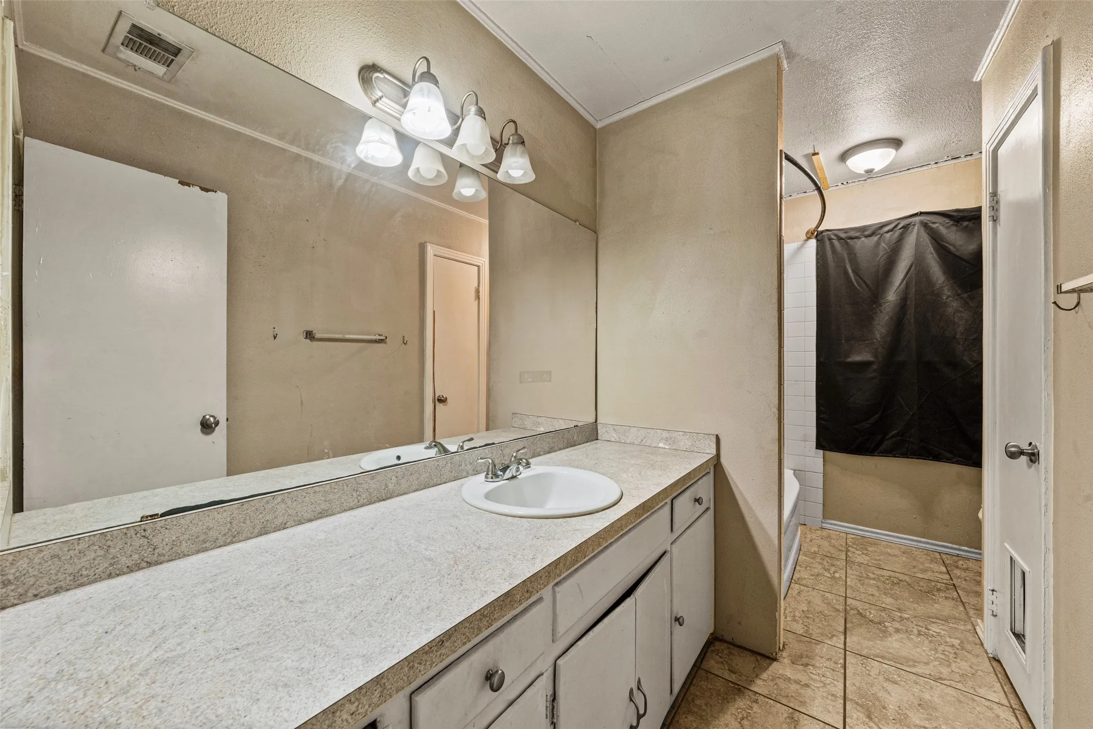 Single Family Residence For Sale in Mc Lennan County , 1311 E Stegall Road, Robinson, Texas 76706, 3 Bedroom, 2 Bathroom, 1 Garage spaces, 1,697 Sqft, built in 1978, mls#21374928, Real Estate Agent in Robinson, Homes For Sale in Mc Lennan county, Homes For Sale in Robinson, Realtor in Robinson Texas, Real Estate Brokerage Independent Realty Texas, Luminita Cordes Realtor