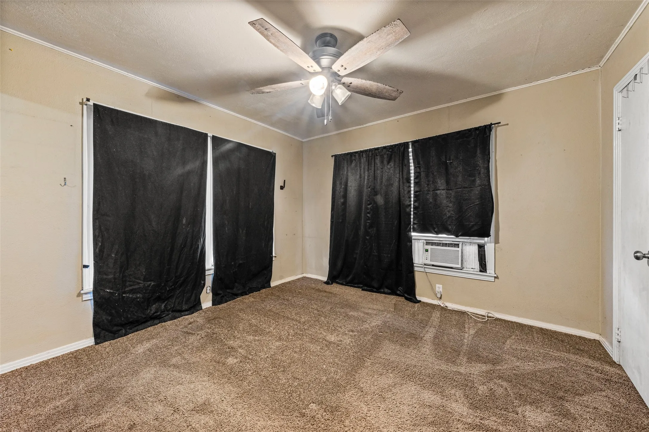 Single Family Residence For Sale in Mc Lennan County , 1311 E Stegall Road, Robinson, Texas 76706, 3 Bedroom, 2 Bathroom, 1 Garage spaces, 1,697 Sqft, built in 1978, mls#21374928, Real Estate Agent in Robinson, Homes For Sale in Mc Lennan county, Homes For Sale in Robinson, Realtor in Robinson Texas, Real Estate Brokerage Independent Realty Texas, Luminita Cordes Realtor