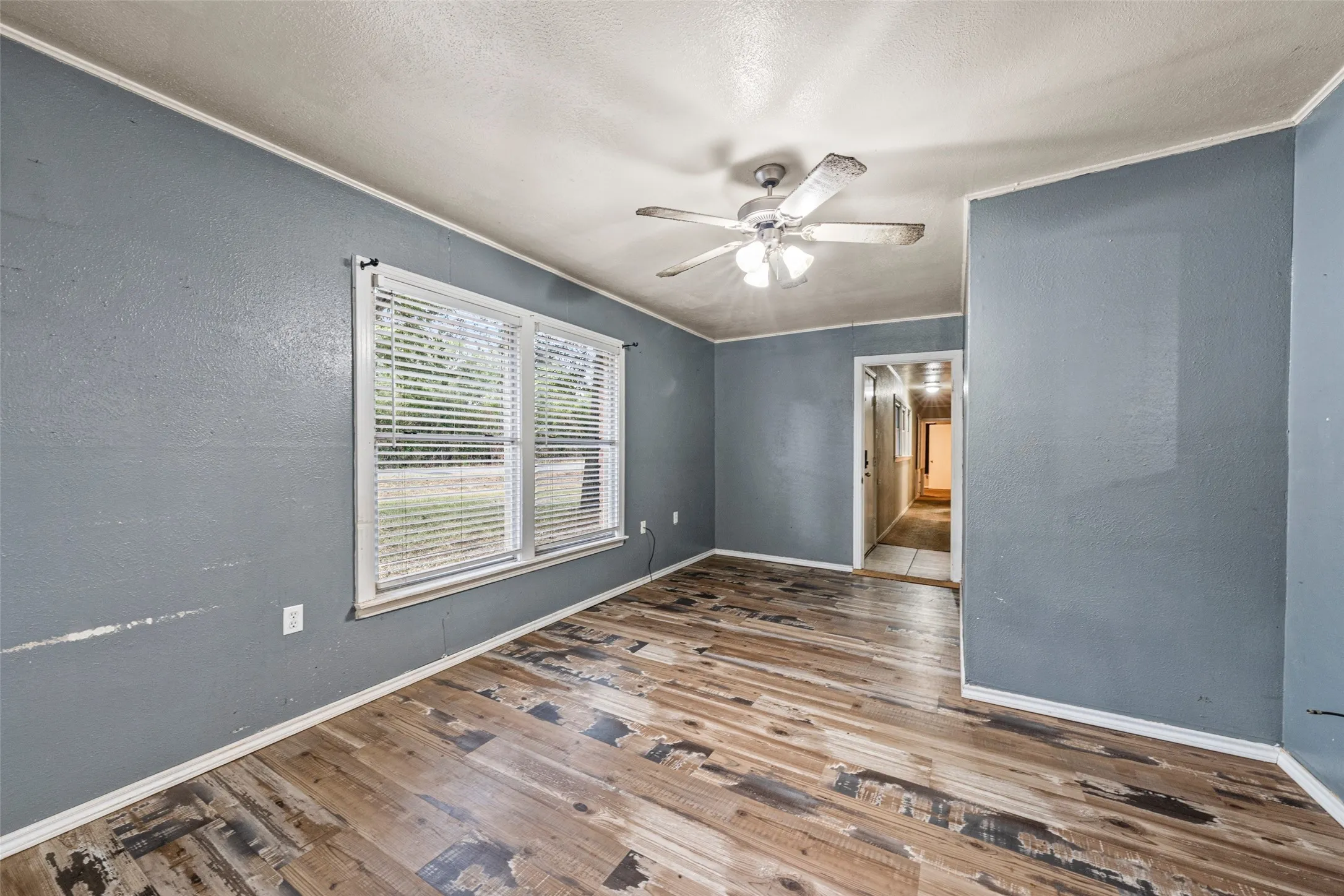 Single Family Residence For Sale in Mc Lennan County , 1311 E Stegall Road, Robinson, Texas 76706, 3 Bedroom, 2 Bathroom, 1 Garage spaces, 1,697 Sqft, built in 1978, mls#21374928, Real Estate Agent in Robinson, Homes For Sale in Mc Lennan county, Homes For Sale in Robinson, Realtor in Robinson Texas, Real Estate Brokerage Independent Realty Texas, Luminita Cordes Realtor