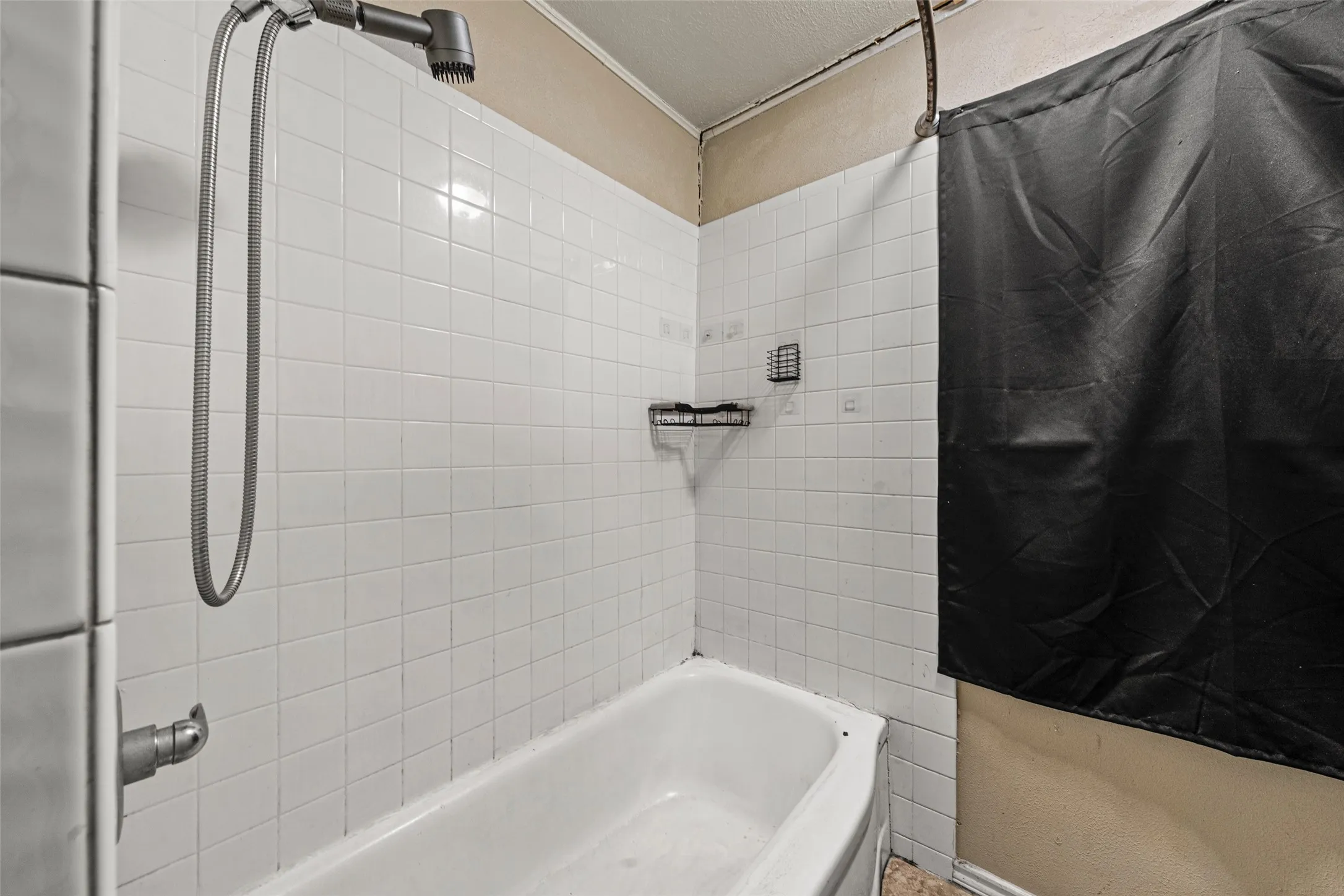 Single Family Residence For Sale in Mc Lennan County , 1311 E Stegall Road, Robinson, Texas 76706, 3 Bedroom, 2 Bathroom, 1 Garage spaces, 1,697 Sqft, built in 1978, mls#21374928, Real Estate Agent in Robinson, Homes For Sale in Mc Lennan county, Homes For Sale in Robinson, Realtor in Robinson Texas, Real Estate Brokerage Independent Realty Texas, Luminita Cordes Realtor