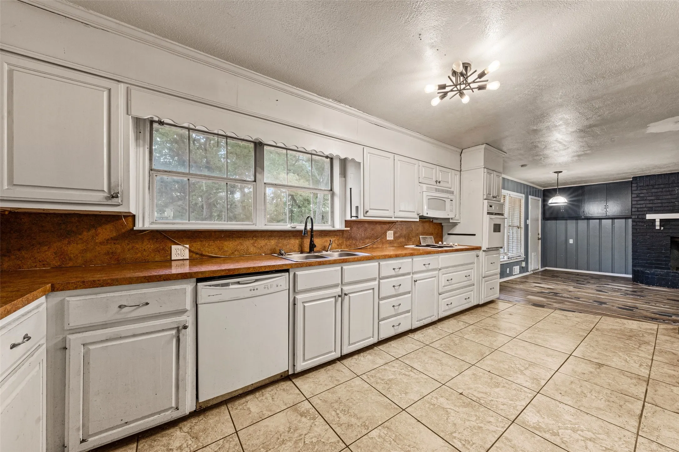 Single Family Residence For Sale in Mc Lennan County , 1311 E Stegall Road, Robinson, Texas 76706, 3 Bedroom, 2 Bathroom, 1 Garage spaces, 1,697 Sqft, built in 1978, mls#21374928, Real Estate Agent in Robinson, Homes For Sale in Mc Lennan county, Homes For Sale in Robinson, Realtor in Robinson Texas, Real Estate Brokerage Independent Realty Texas, Luminita Cordes Realtor