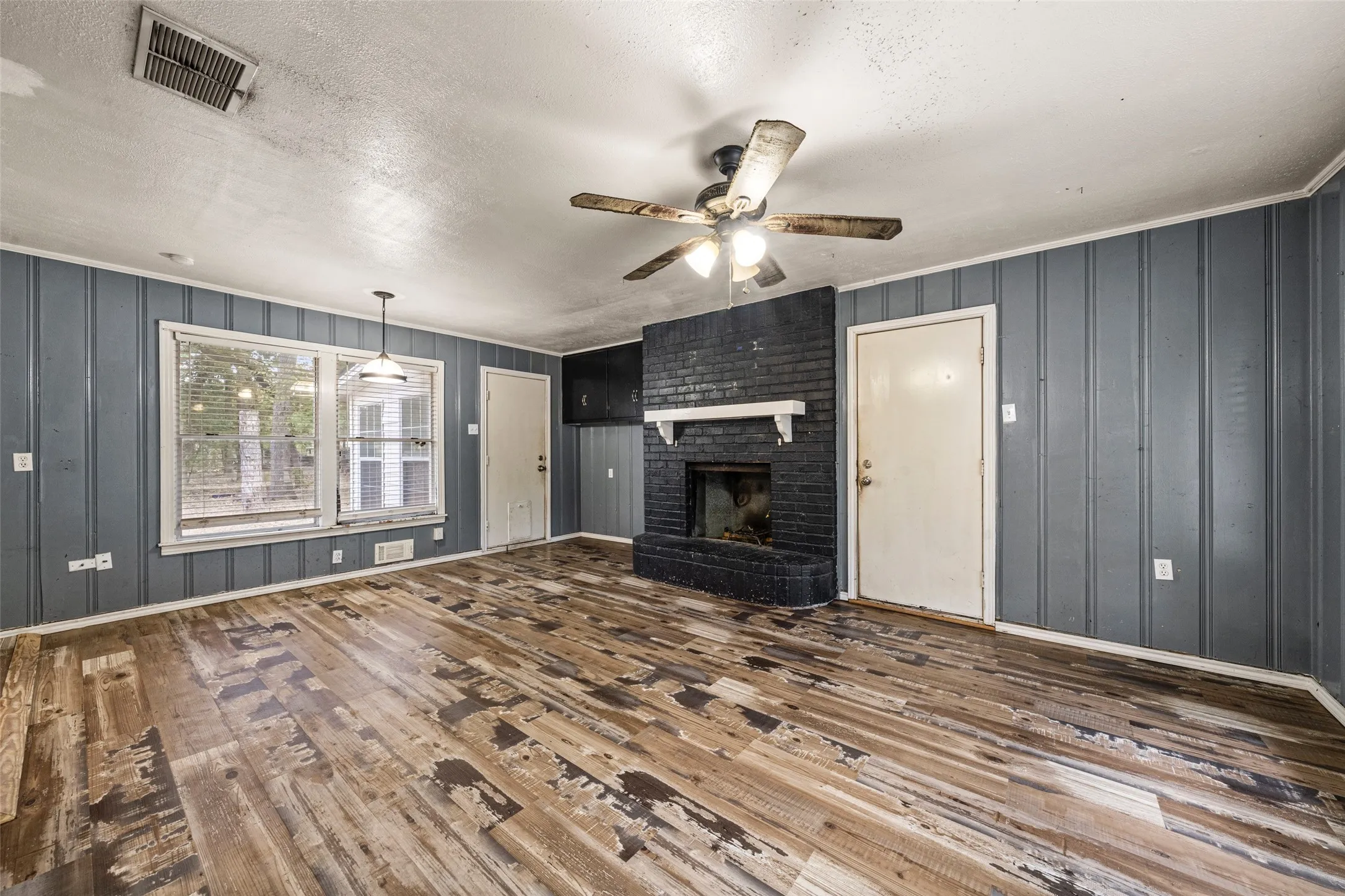 Single Family Residence For Sale in Mc Lennan County , 1311 E Stegall Road, Robinson, Texas 76706, 3 Bedroom, 2 Bathroom, 1 Garage spaces, 1,697 Sqft, built in 1978, mls#21374928, Real Estate Agent in Robinson, Homes For Sale in Mc Lennan county, Homes For Sale in Robinson, Realtor in Robinson Texas, Real Estate Brokerage Independent Realty Texas, Luminita Cordes Realtor
