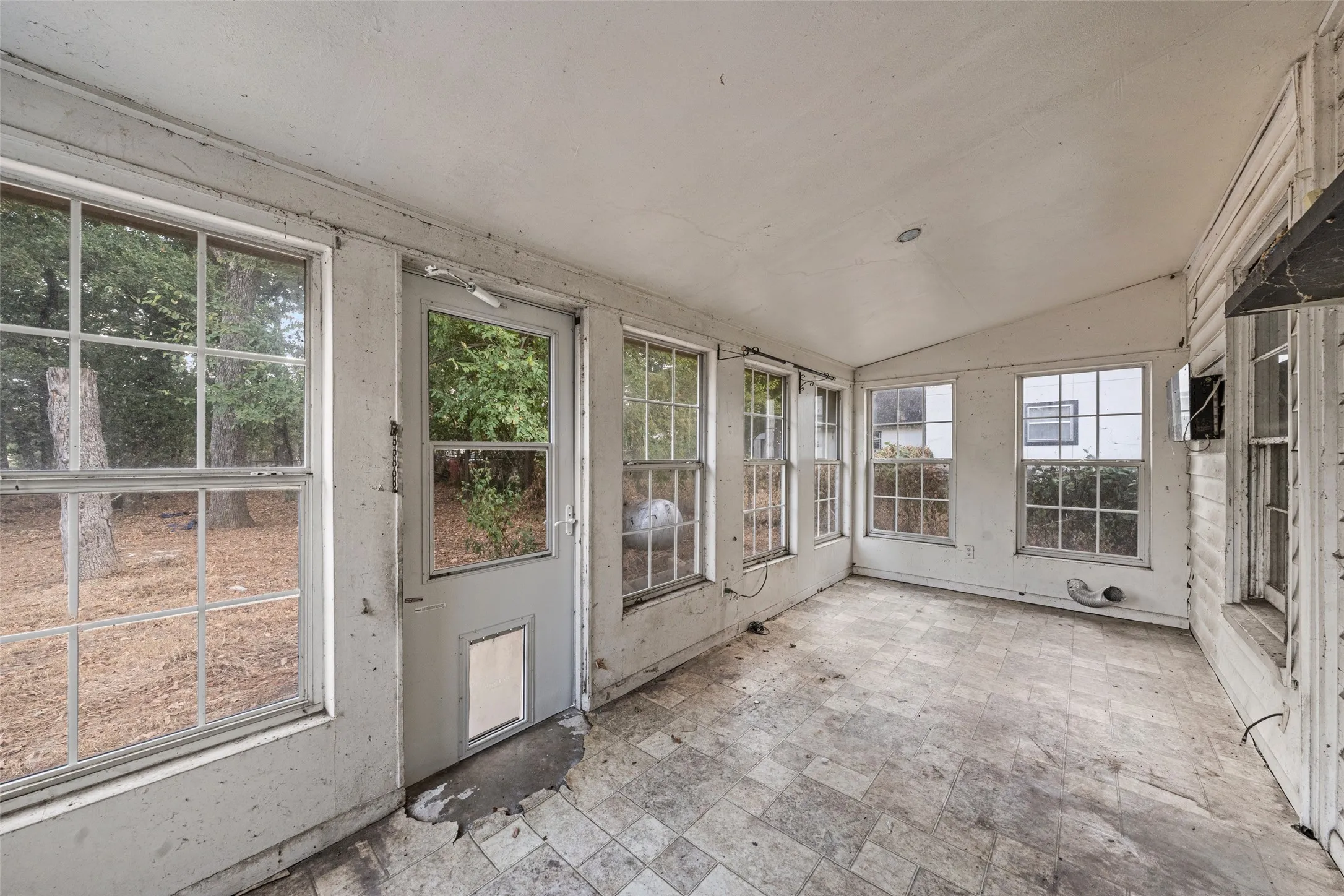 Single Family Residence For Sale in Mc Lennan County , 1311 E Stegall Road, Robinson, Texas 76706, 3 Bedroom, 2 Bathroom, 1 Garage spaces, 1,697 Sqft, built in 1978, mls#21374928, Real Estate Agent in Robinson, Homes For Sale in Mc Lennan county, Homes For Sale in Robinson, Realtor in Robinson Texas, Real Estate Brokerage Independent Realty Texas, Luminita Cordes Realtor