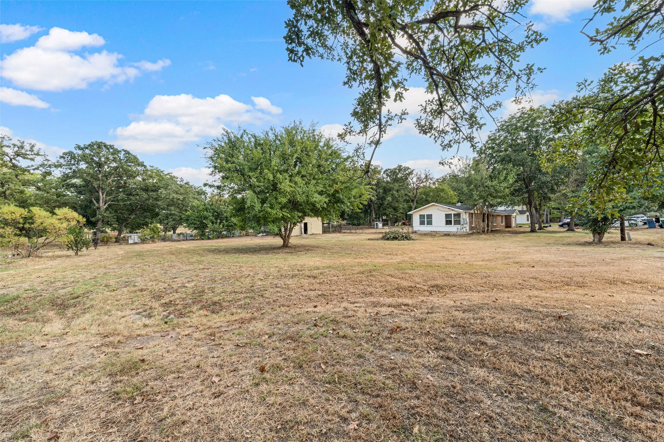 Single Family Residence For Sale in Mc Lennan County , 1311 E Stegall Road, Robinson, Texas 76706, 3 Bedroom, 2 Bathroom, 1 Garage spaces, 1,697 Sqft, built in 1978, mls#21374928, Real Estate Agent in Robinson, Homes For Sale in Mc Lennan county, Homes For Sale in Robinson, Realtor in Robinson Texas, Real Estate Brokerage Independent Realty Texas, Luminita Cordes Realtor