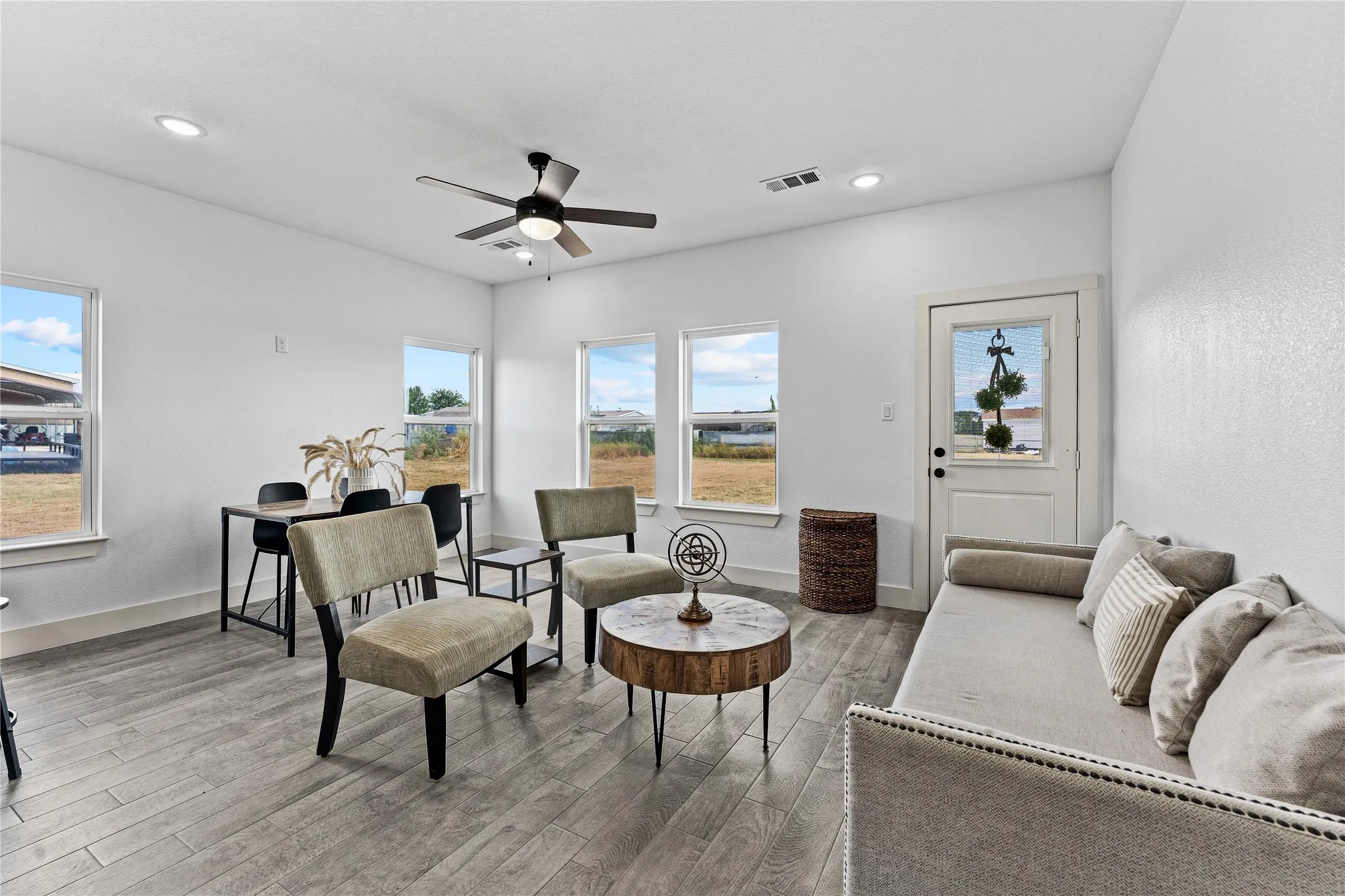 Single Family Residence For Sale in Hill County , 510 Don Lane, Itasca, Texas 76055, 3 Bedroom, 2 Bathroom, 1 Garage spaces, 1,501 Sqft, built in 2024, mls#21375158, Real Estate Agent in Itasca, Homes For Sale in Hill county, Homes For Sale in Itasca, Realtor in Itasca Texas, Real Estate Brokerage Independent Realty Texas, Luminita Cordes Realtor