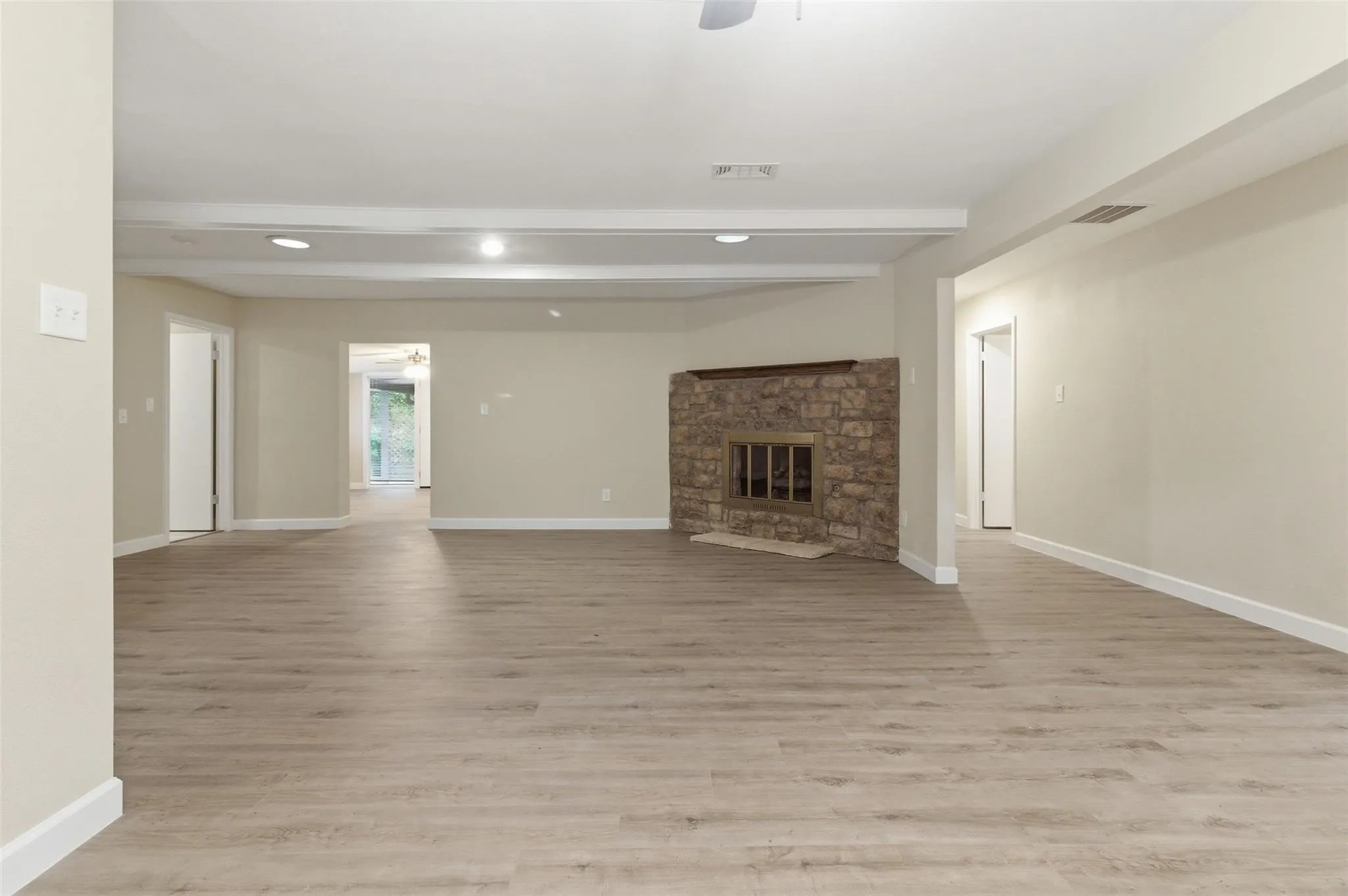 Single Family Residence For Sale in Tarrant County , 2703 Oak Cliff Lane, Arlington, Texas 76012, 4 Bedroom, 2 Bathroom, 2 Garage spaces, 2,217 Sqft, built in 1967, mls#21375254, Real Estate Agent in Arlington, Homes For Sale in Tarrant county, Homes For Sale in Arlington, Realtor in Arlington Texas, Real Estate Brokerage Independent Realty Texas, Luminita Cordes Realtor