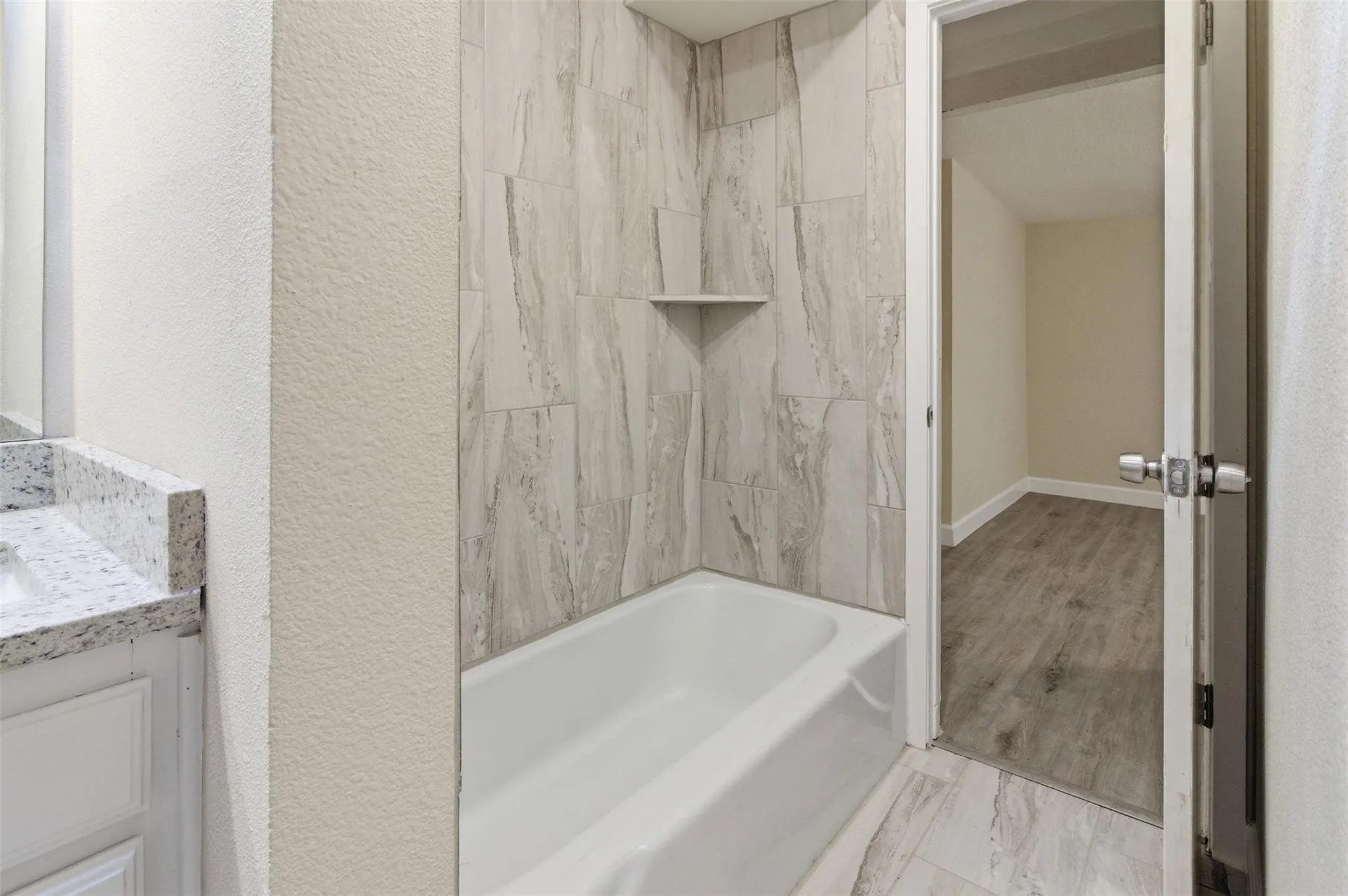 Single Family Residence For Sale in Tarrant County , 2703 Oak Cliff Lane, Arlington, Texas 76012, 4 Bedroom, 2 Bathroom, 2 Garage spaces, 2,217 Sqft, built in 1967, mls#21375254, Real Estate Agent in Arlington, Homes For Sale in Tarrant county, Homes For Sale in Arlington, Realtor in Arlington Texas, Real Estate Brokerage Independent Realty Texas, Luminita Cordes Realtor