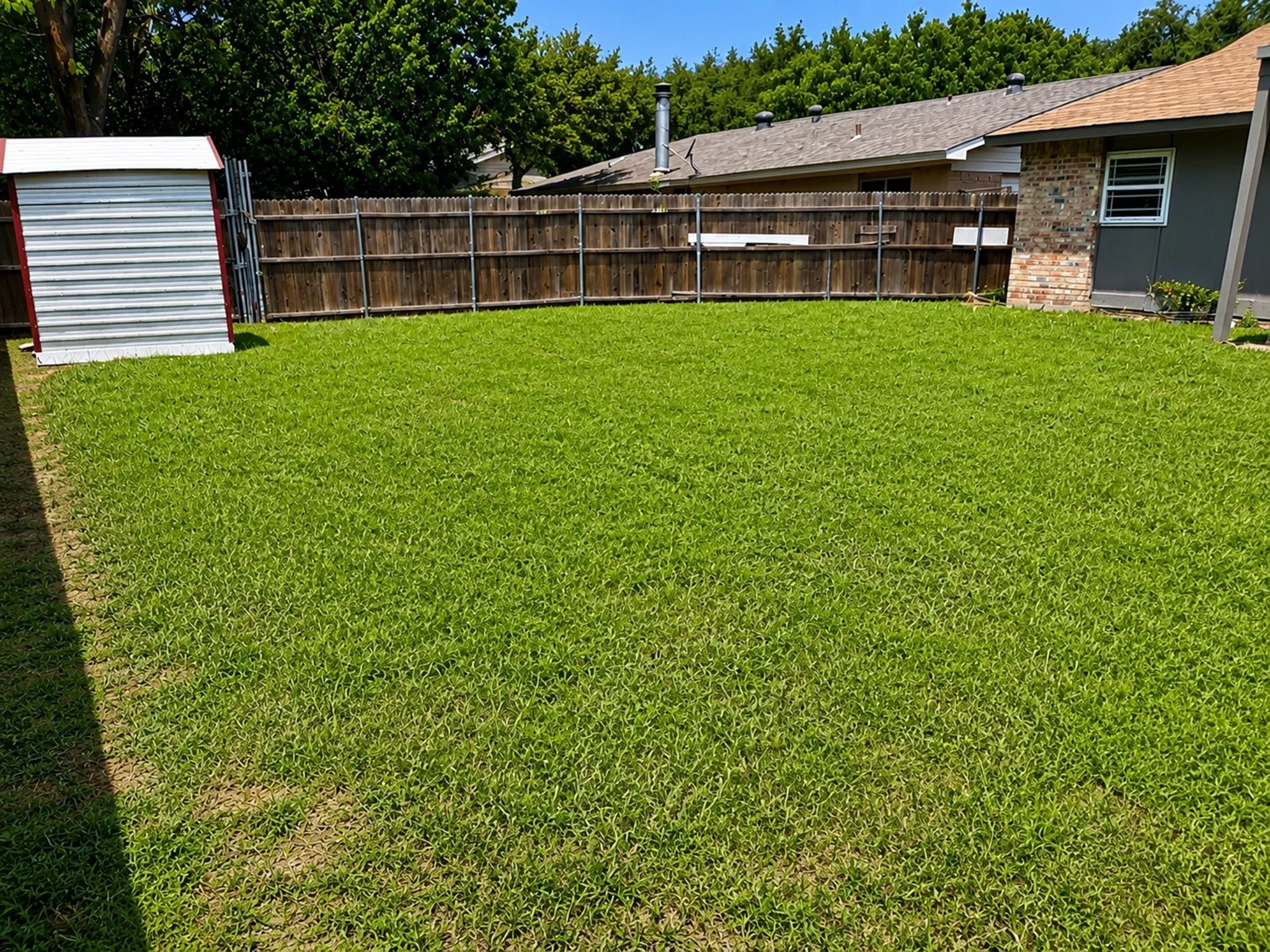 Single Family Residence For Sale in Dallas County , 1502 Deepwood Drive, Garland, Texas 75040, 3 Bedroom, 2 Bathroom, 1 Garage spaces, 1,237 Sqft, built in 1974, mls#21372951, Real Estate Agent in Garland, Homes For Sale in Dallas county, Homes For Sale in Garland, Realtor in Garland Texas, Real Estate Brokerage Independent Realty Texas, Luminita Cordes Realtor