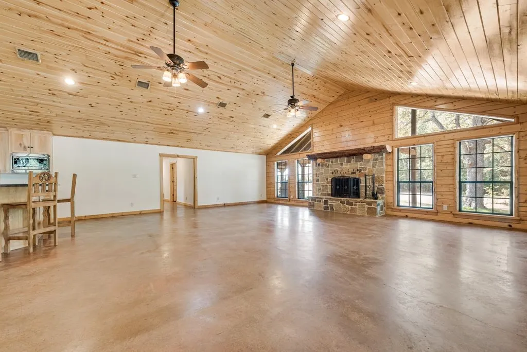 Single Family Residence For Sale in Van Zandt County , 3427 Vz County Road 3710, Wills Point, Texas 75169, 4 Bedroom, 3 Bathroom, 6 Garage spaces, 3,252 Sqft, built in 2010, mls#21375256, Real Estate Agent in Wills Point, Homes For Sale in Van Zandt county, Homes For Sale in Wills Point, Realtor in Wills Point Texas, Real Estate Brokerage Independent Realty Texas, Luminita Cordes Realtor