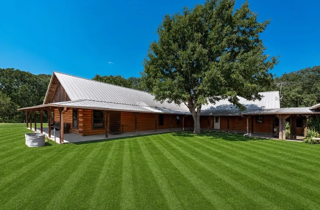 Single Family Residence For Sale in Van Zandt County , 3427 Vz County Road 3710, Wills Point, Texas 75169, 4 Bedroom, 3 Bathroom, 6 Garage spaces, 3,252 Sqft, built in 2010, mls#21375256, Real Estate Agent in Wills Point, Homes For Sale in Van Zandt county, Homes For Sale in Wills Point, Realtor in Wills Point Texas, Real Estate Brokerage Independent Realty Texas, Luminita Cordes Realtor