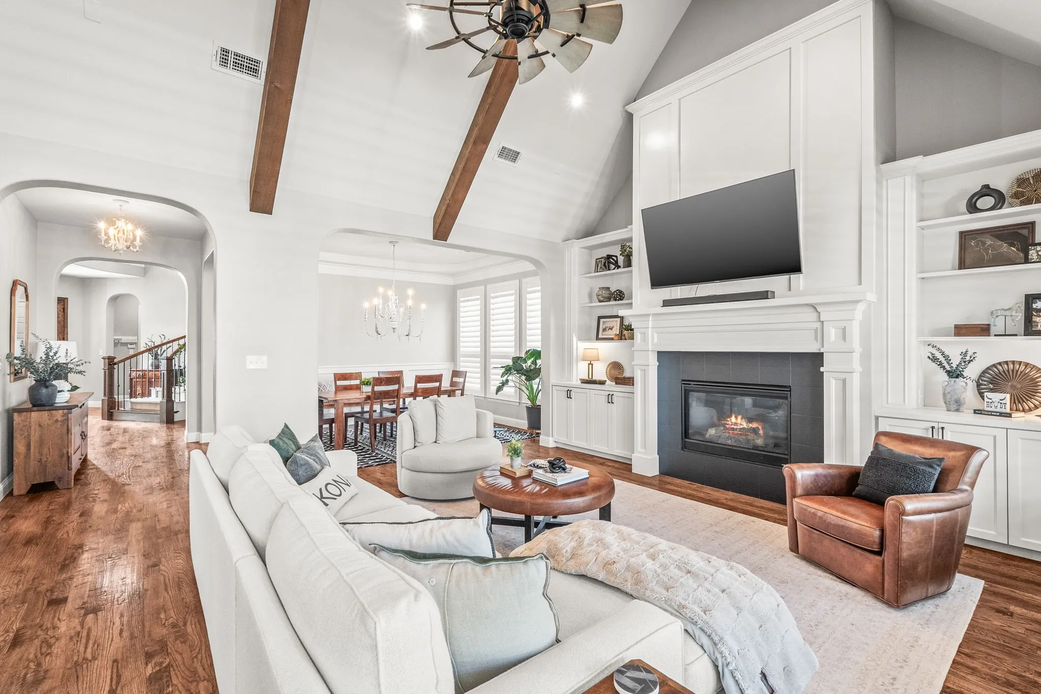 Single Family Residence For Sale in Collin County , 1405 Devonshire Drive, Celina, Texas 75009, 5 Bedroom, 5 Bathroom, 3 Garage spaces, 4,303 Sqft, built in 2016, mls#21373606, Real Estate Agent in Celina, Homes For Sale in Collin county, Homes For Sale in Celina, Realtor in Celina Texas, Real Estate Brokerage Independent Realty Texas, Luminita Cordes Realtor