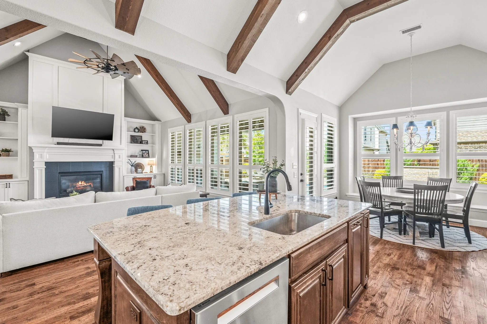 Single Family Residence For Sale in Collin County , 1405 Devonshire Drive, Celina, Texas 75009, 5 Bedroom, 5 Bathroom, 3 Garage spaces, 4,303 Sqft, built in 2016, mls#21373606, Real Estate Agent in Celina, Homes For Sale in Collin county, Homes For Sale in Celina, Realtor in Celina Texas, Real Estate Brokerage Independent Realty Texas, Luminita Cordes Realtor