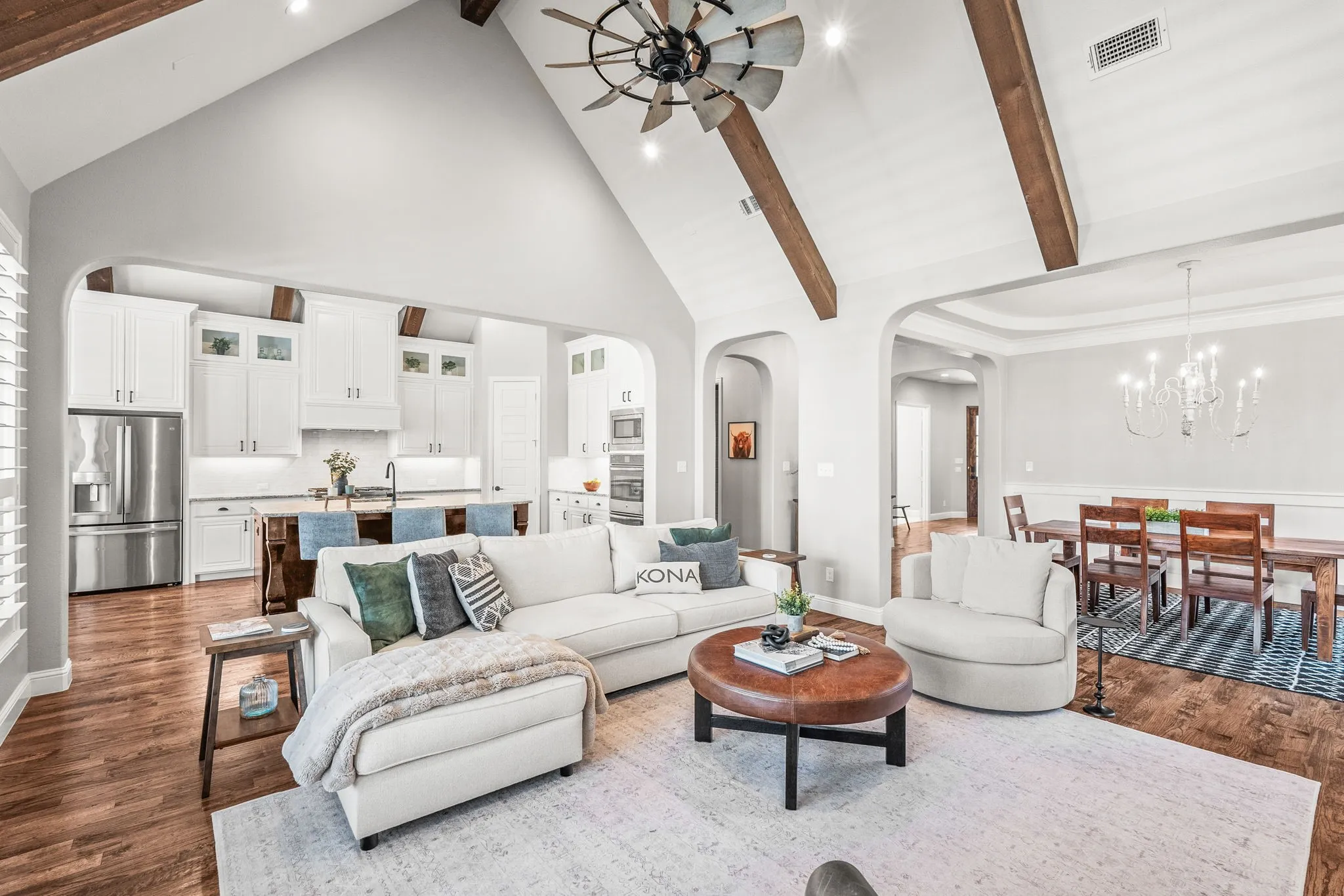 Single Family Residence For Sale in Collin County , 1405 Devonshire Drive, Celina, Texas 75009, 5 Bedroom, 5 Bathroom, 3 Garage spaces, 4,303 Sqft, built in 2016, mls#21373606, Real Estate Agent in Celina, Homes For Sale in Collin county, Homes For Sale in Celina, Realtor in Celina Texas, Real Estate Brokerage Independent Realty Texas, Luminita Cordes Realtor
