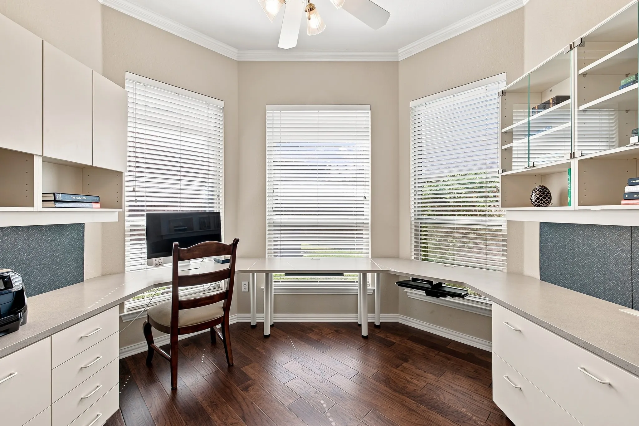 Single Family Residence For Sale in Tarrant County , 2224 Cachelle Court, Bedford, Texas 76021, 3 Bedroom, 3 Bathroom, 2 Garage spaces, 2,202 Sqft, built in 1997, mls#21361944, Real Estate Agent in Bedford, Homes For Sale in Tarrant county, Homes For Sale in Bedford, Realtor in Bedford Texas, Real Estate Brokerage Independent Realty Texas, Luminita Cordes Realtor