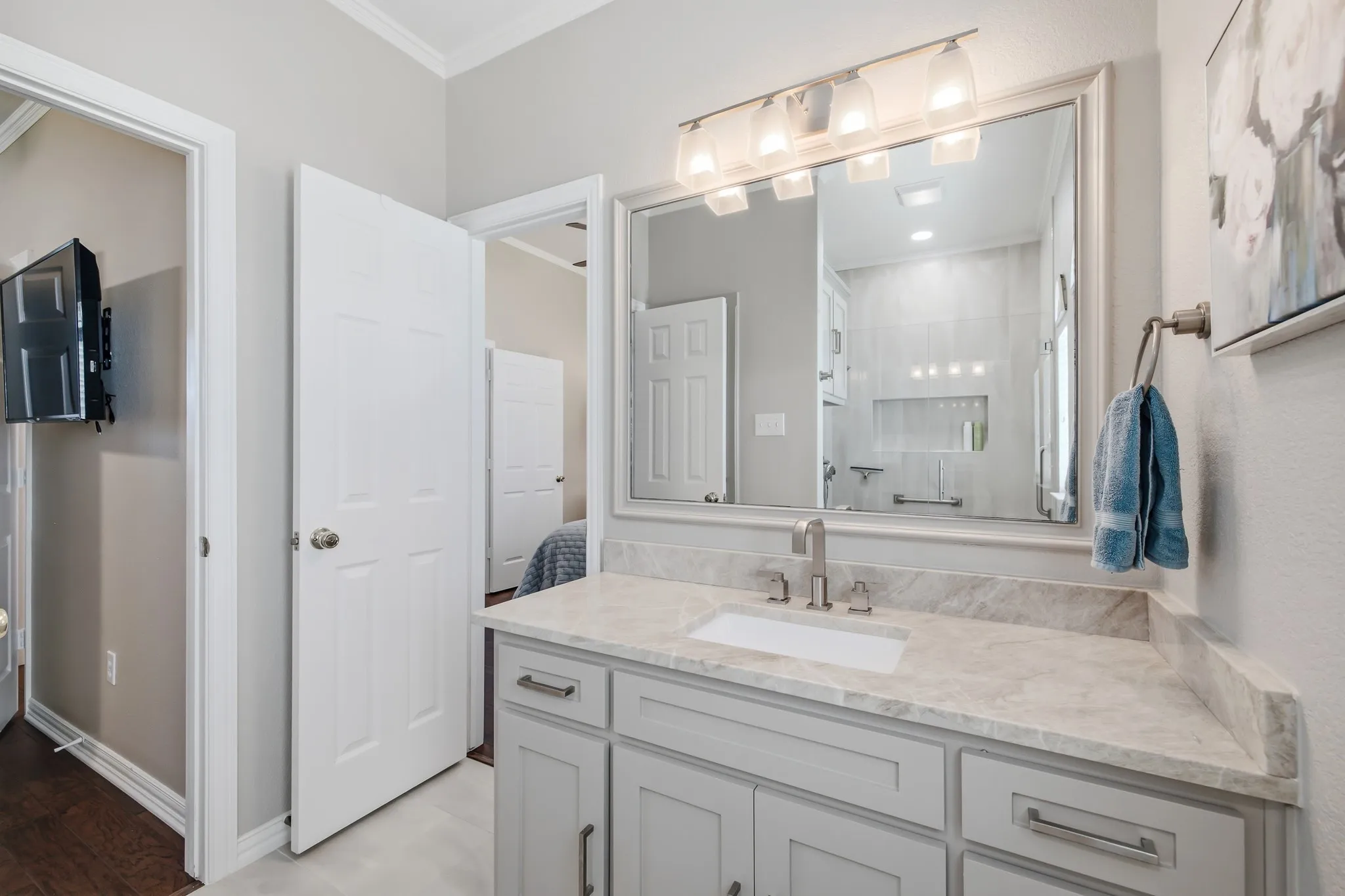 Single Family Residence For Sale in Tarrant County , 2224 Cachelle Court, Bedford, Texas 76021, 3 Bedroom, 3 Bathroom, 2 Garage spaces, 2,202 Sqft, built in 1997, mls#21361944, Real Estate Agent in Bedford, Homes For Sale in Tarrant county, Homes For Sale in Bedford, Realtor in Bedford Texas, Real Estate Brokerage Independent Realty Texas, Luminita Cordes Realtor