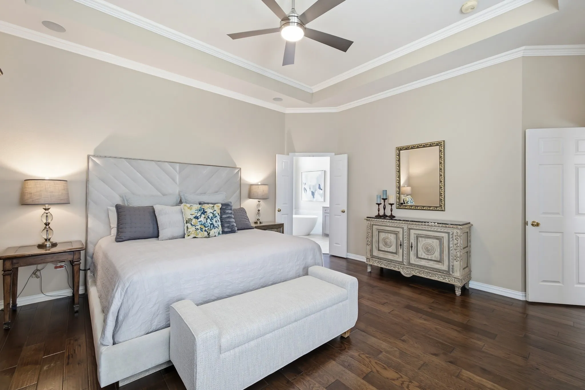 Single Family Residence For Sale in Tarrant County , 2224 Cachelle Court, Bedford, Texas 76021, 3 Bedroom, 3 Bathroom, 2 Garage spaces, 2,202 Sqft, built in 1997, mls#21361944, Real Estate Agent in Bedford, Homes For Sale in Tarrant county, Homes For Sale in Bedford, Realtor in Bedford Texas, Real Estate Brokerage Independent Realty Texas, Luminita Cordes Realtor
