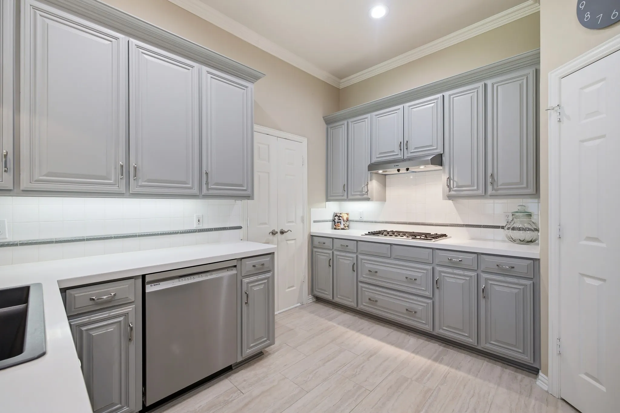 Single Family Residence For Sale in Tarrant County , 2224 Cachelle Court, Bedford, Texas 76021, 3 Bedroom, 3 Bathroom, 2 Garage spaces, 2,202 Sqft, built in 1997, mls#21361944, Real Estate Agent in Bedford, Homes For Sale in Tarrant county, Homes For Sale in Bedford, Realtor in Bedford Texas, Real Estate Brokerage Independent Realty Texas, Luminita Cordes Realtor