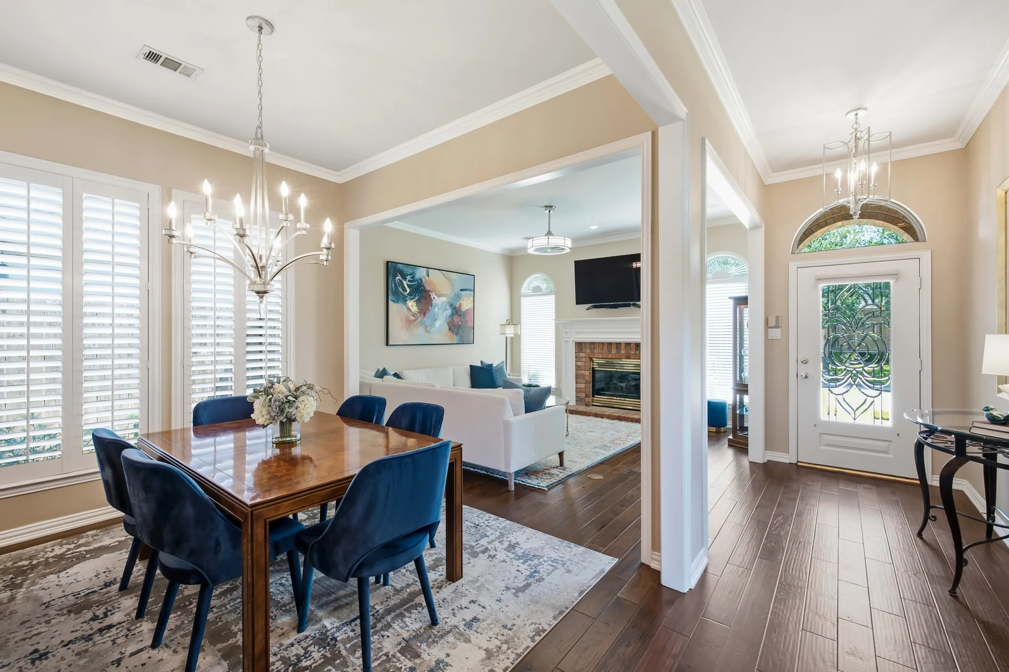 Single Family Residence For Sale in Tarrant County , 2224 Cachelle Court, Bedford, Texas 76021, 3 Bedroom, 3 Bathroom, 2 Garage spaces, 2,202 Sqft, built in 1997, mls#21361944, Real Estate Agent in Bedford, Homes For Sale in Tarrant county, Homes For Sale in Bedford, Realtor in Bedford Texas, Real Estate Brokerage Independent Realty Texas, Luminita Cordes Realtor