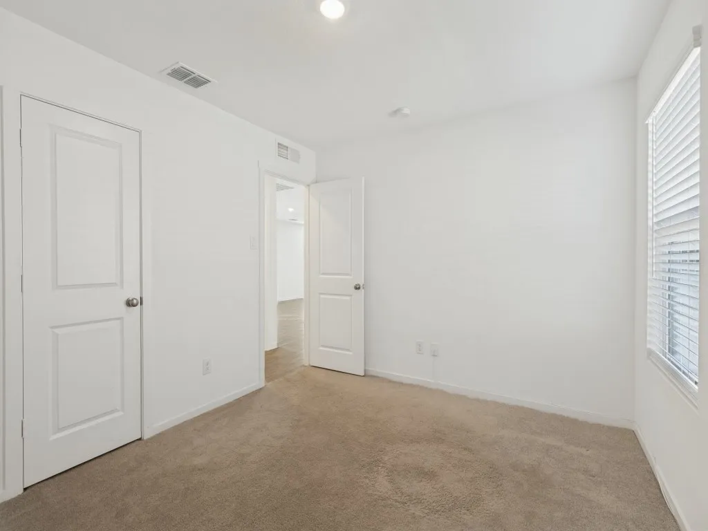 Neutral-toned carpet flooring