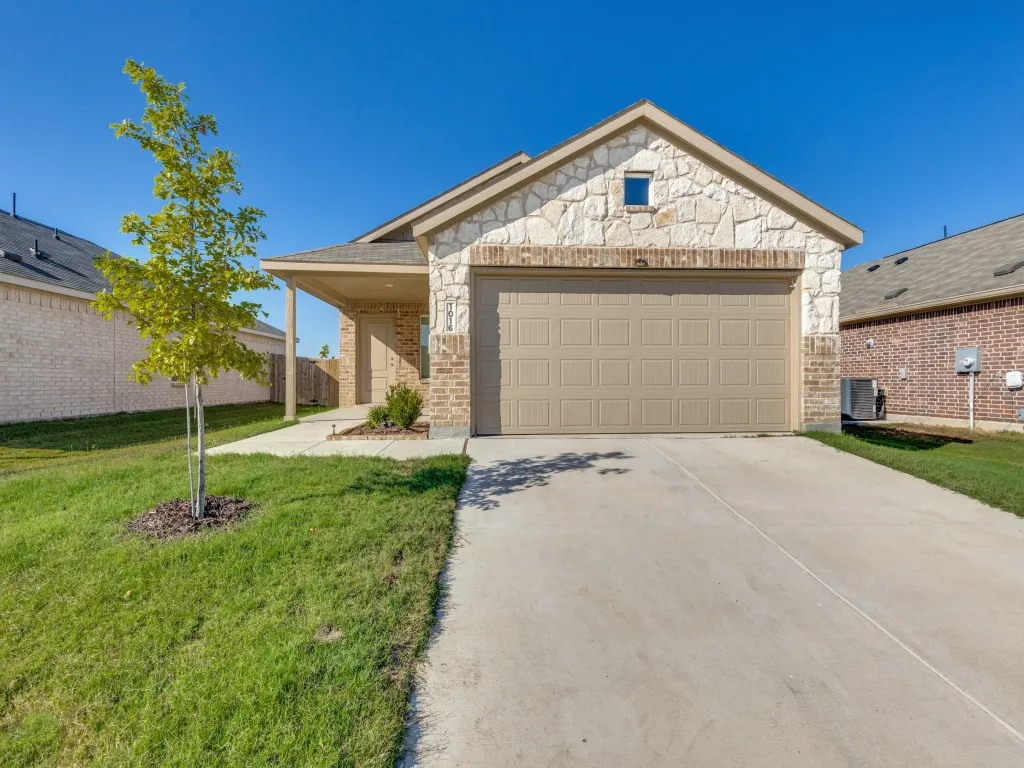Single Family Residence For Rent in Denton County , 1016 Cortijo Way, Fort Worth, Texas 76052, 3 Bedroom, 2 Bathroom, 2 Garage spaces, 1,460 Sqft, built in 2024, mls#21375132, Real Estate Agent in Fort Worth, Homes For Rent in Denton county, Homes For Rent in Fort Worth, Realtor in Fort Worth Texas, Real Estate Brokerage Independent Realty Texas, Luminita Cordes Realtor