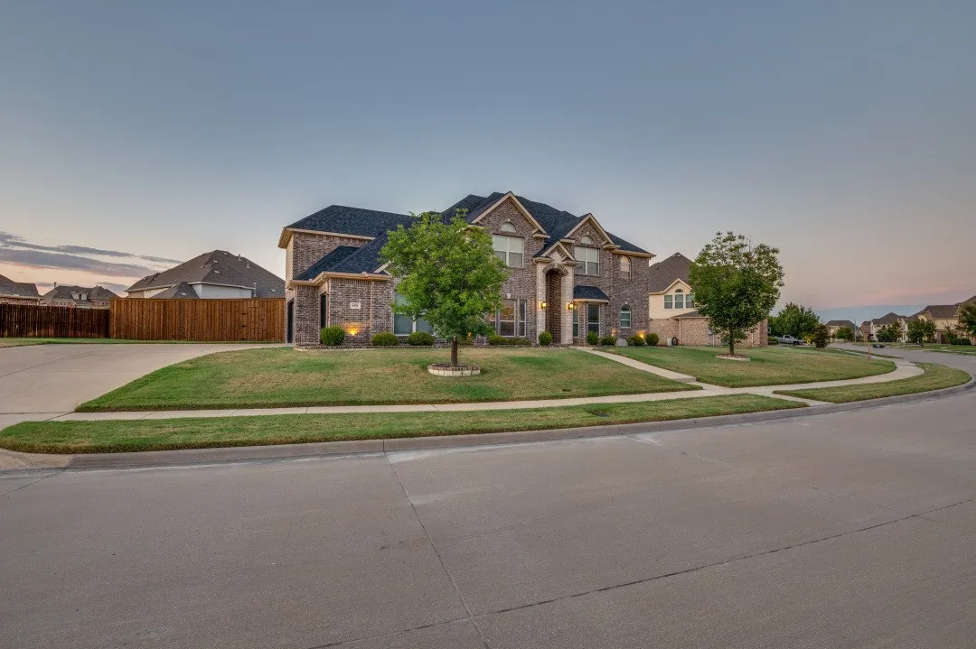 Single Family Residence For Sale in Tarrant County , 4801 Quantrill Avenue, Mansfield, Texas 76063, 4 Bedroom, 4 Bathroom, 3 Garage spaces, 3,904 Sqft, built in 2018, mls#21374780, Real Estate Agent in Mansfield, Homes For Sale in Tarrant county, Homes For Sale in Mansfield, Realtor in Mansfield Texas, Real Estate Brokerage Independent Realty Texas, Luminita Cordes Realtor