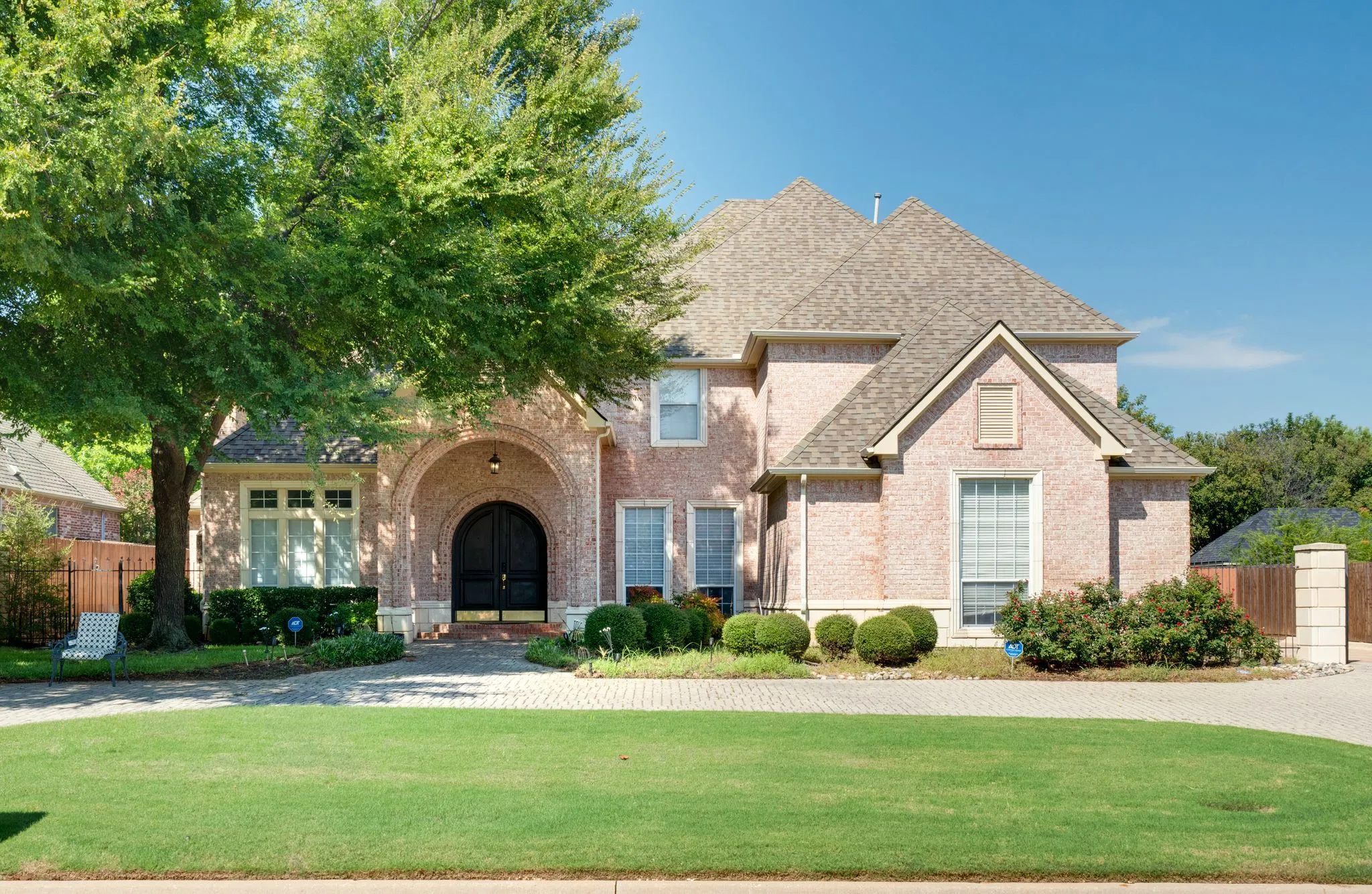 Single Family Residence For Rent in Tarrant County , 7012 Shalimar Court, Colleyville, Texas 76034, 5 Bedroom, 6 Bathroom, 3 Garage spaces, 4,195 Sqft, built in 1998, mls#21367730, Real Estate Agent in Colleyville, Homes For Rent in Tarrant county, Homes For Rent in Colleyville, Realtor in Colleyville Texas, Real Estate Brokerage Independent Realty Texas, Luminita Cordes Realtor