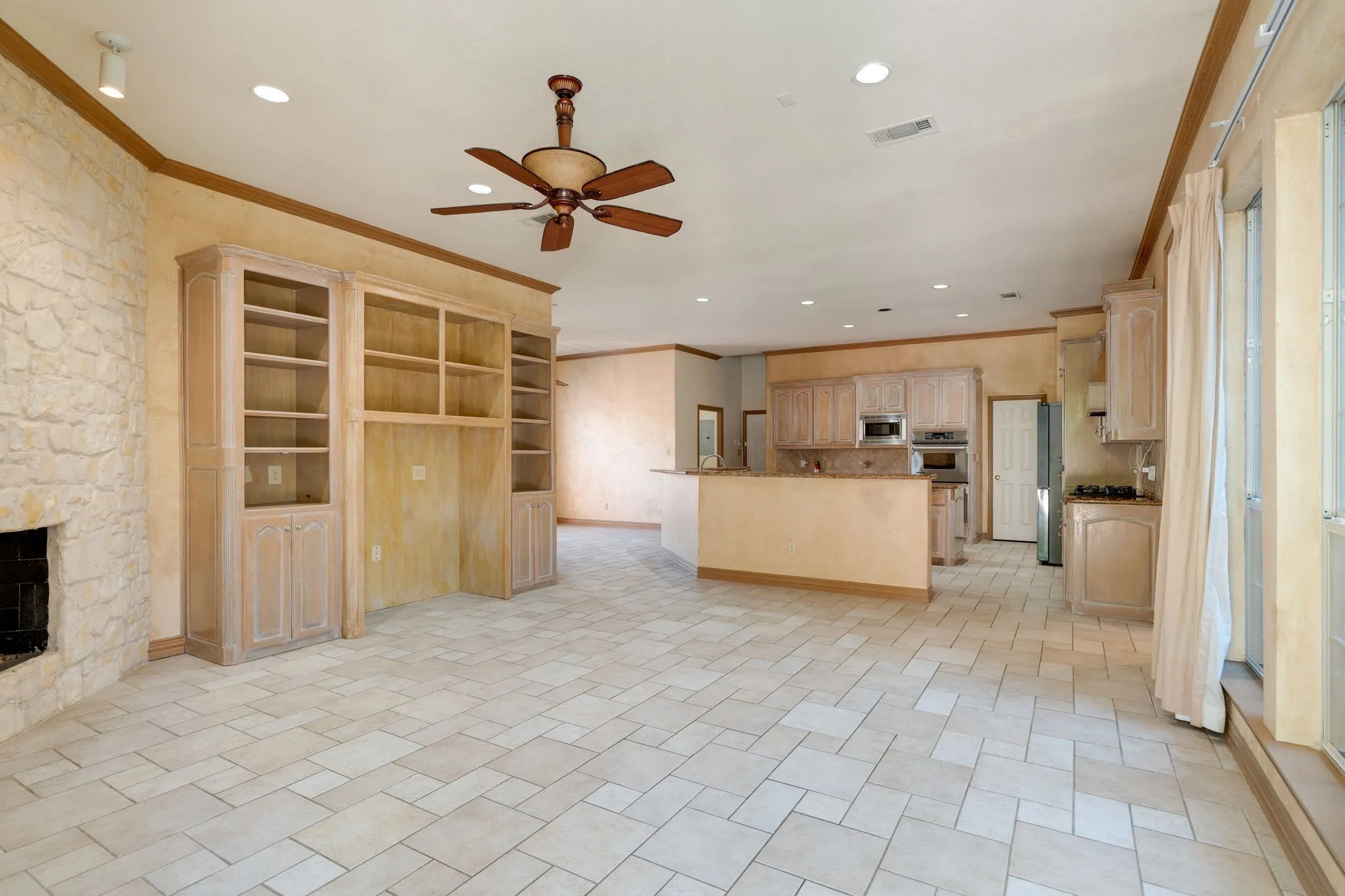 Second Living/Kitchen