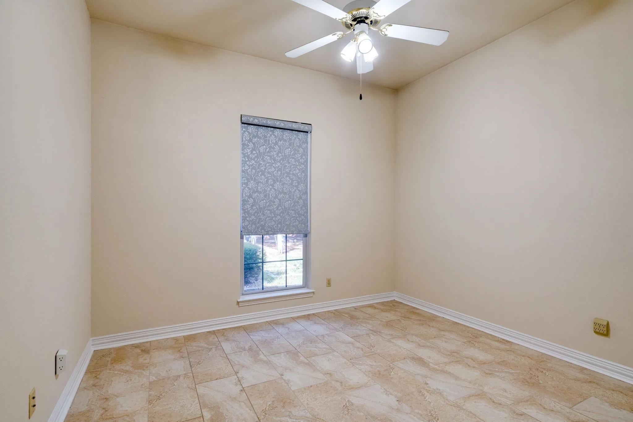Single Family Residence For Rent in Tarrant County , 7012 Shalimar Court, Colleyville, Texas 76034, 5 Bedroom, 6 Bathroom, 3 Garage spaces, 4,195 Sqft, built in 1998, mls#21367730, Real Estate Agent in Colleyville, Homes For Rent in Tarrant county, Homes For Rent in Colleyville, Realtor in Colleyville Texas, Real Estate Brokerage Independent Realty Texas, Luminita Cordes Realtor